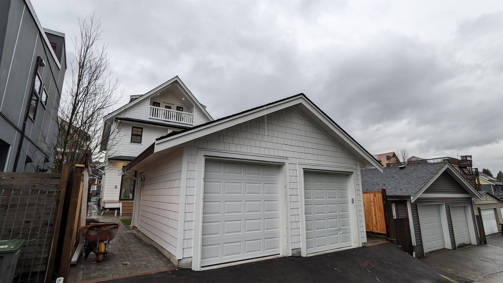 Listing Image 20