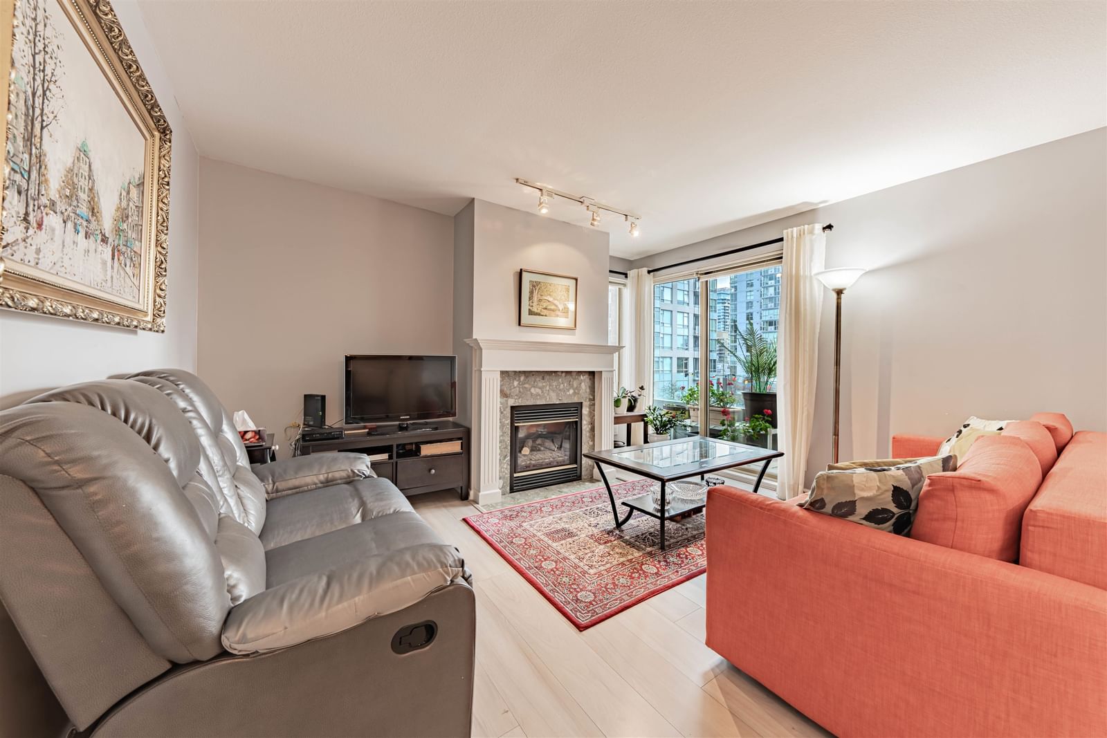 Listing Image 15