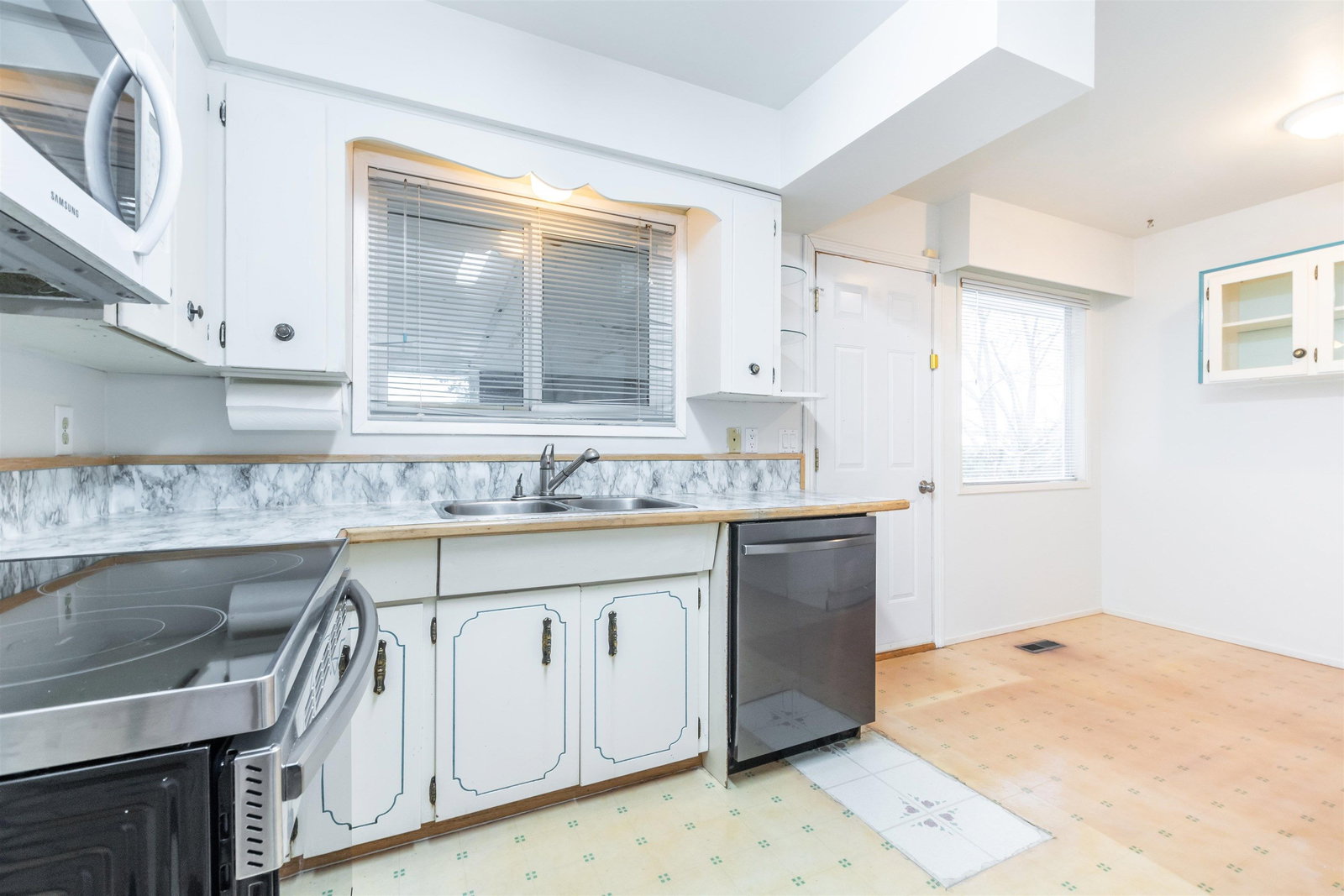 Listing Image 13