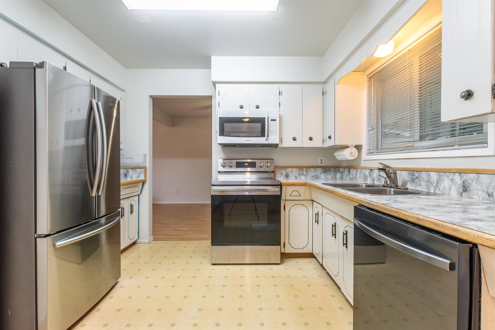 Listing Image 14