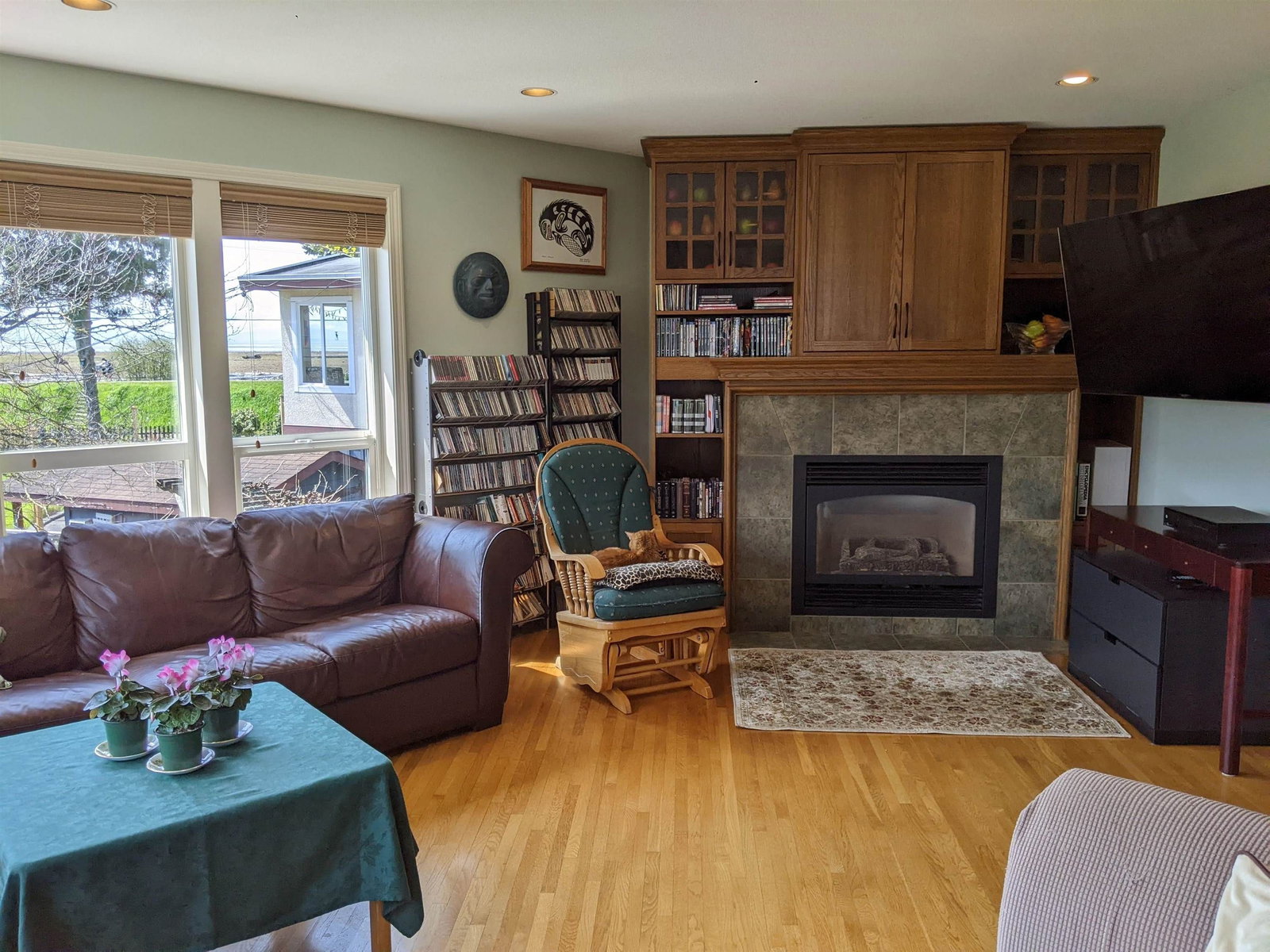 Listing Image 5
