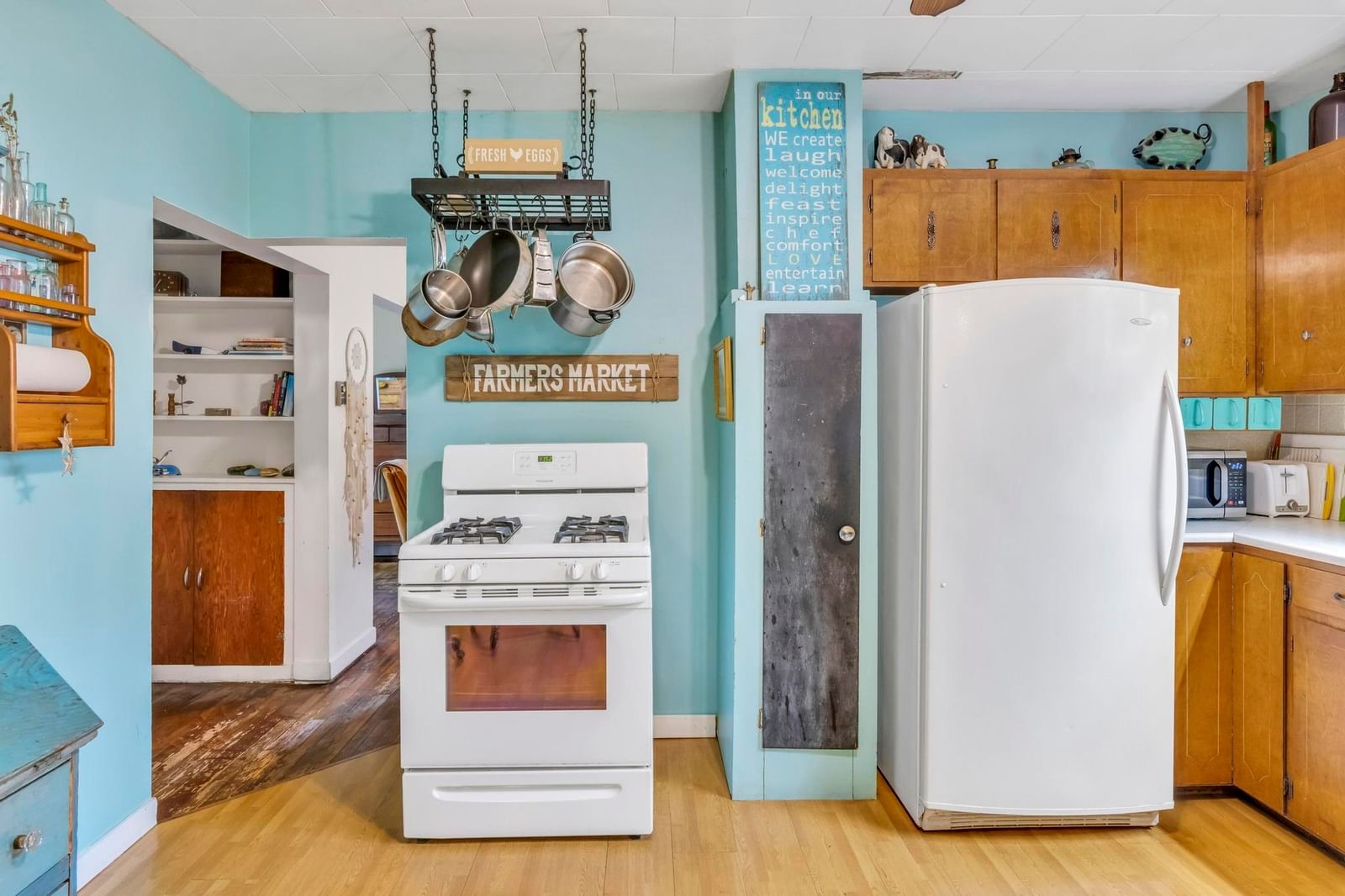 Listing Image 11