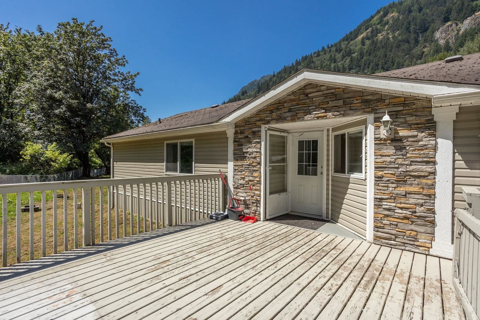 Listing Image 16