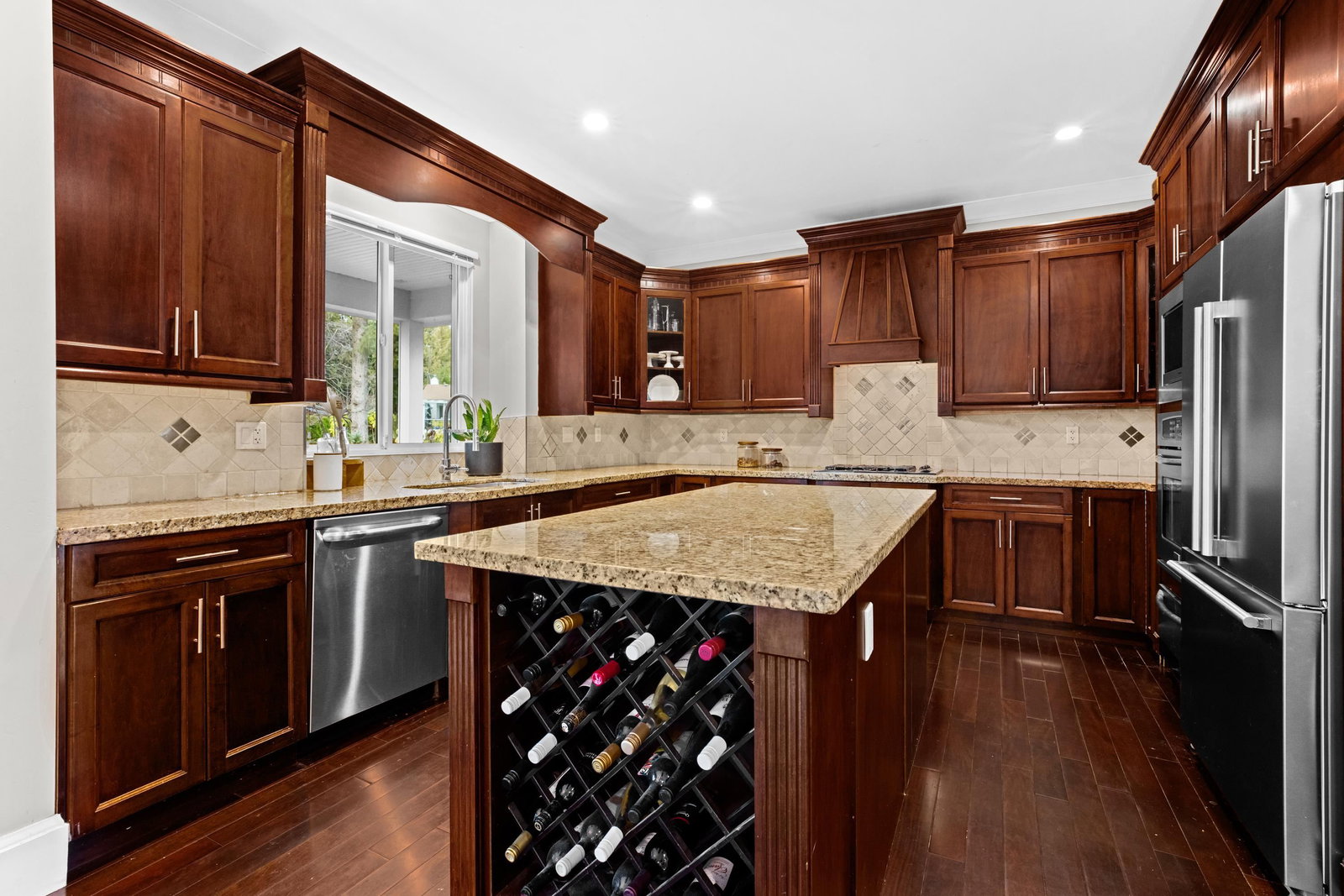 Listing Image 10