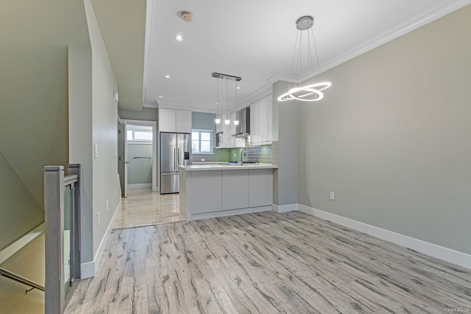Listing Image 11