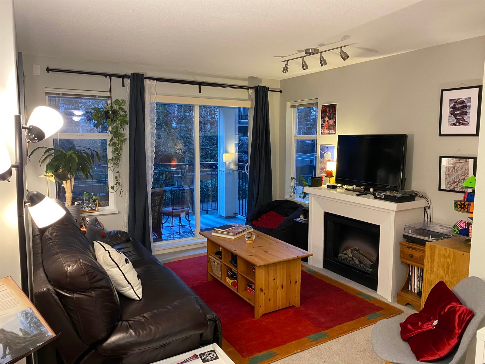 Listing Image 6