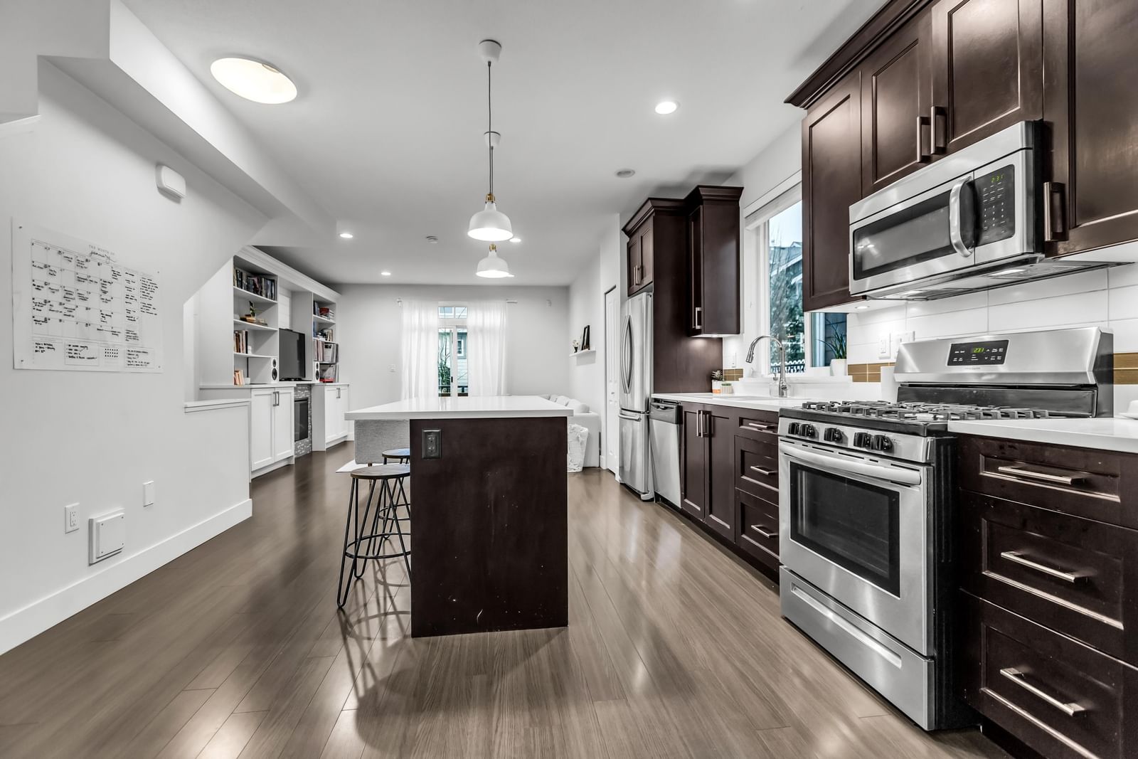 Listing Image 12