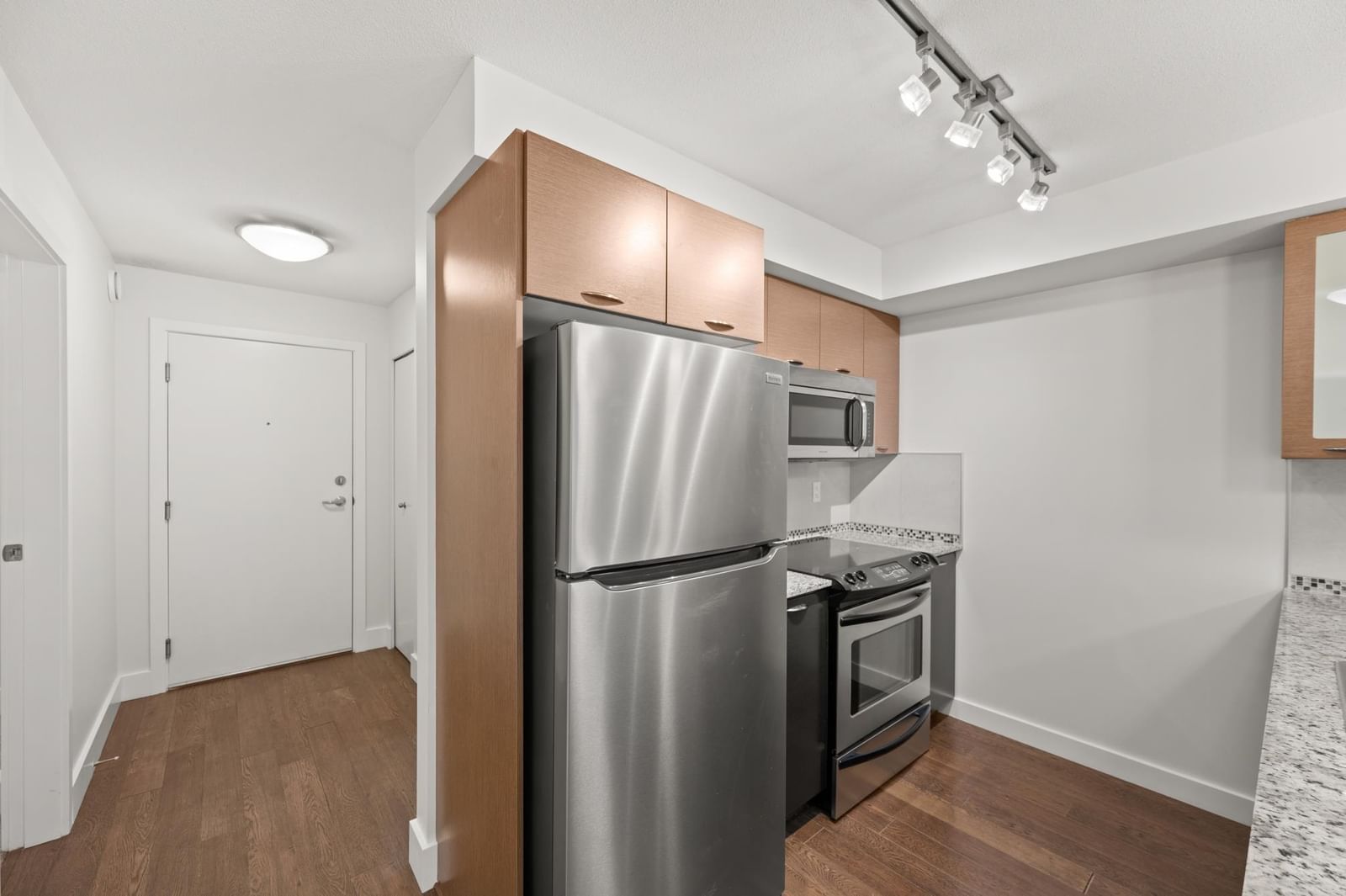 Listing Image 14