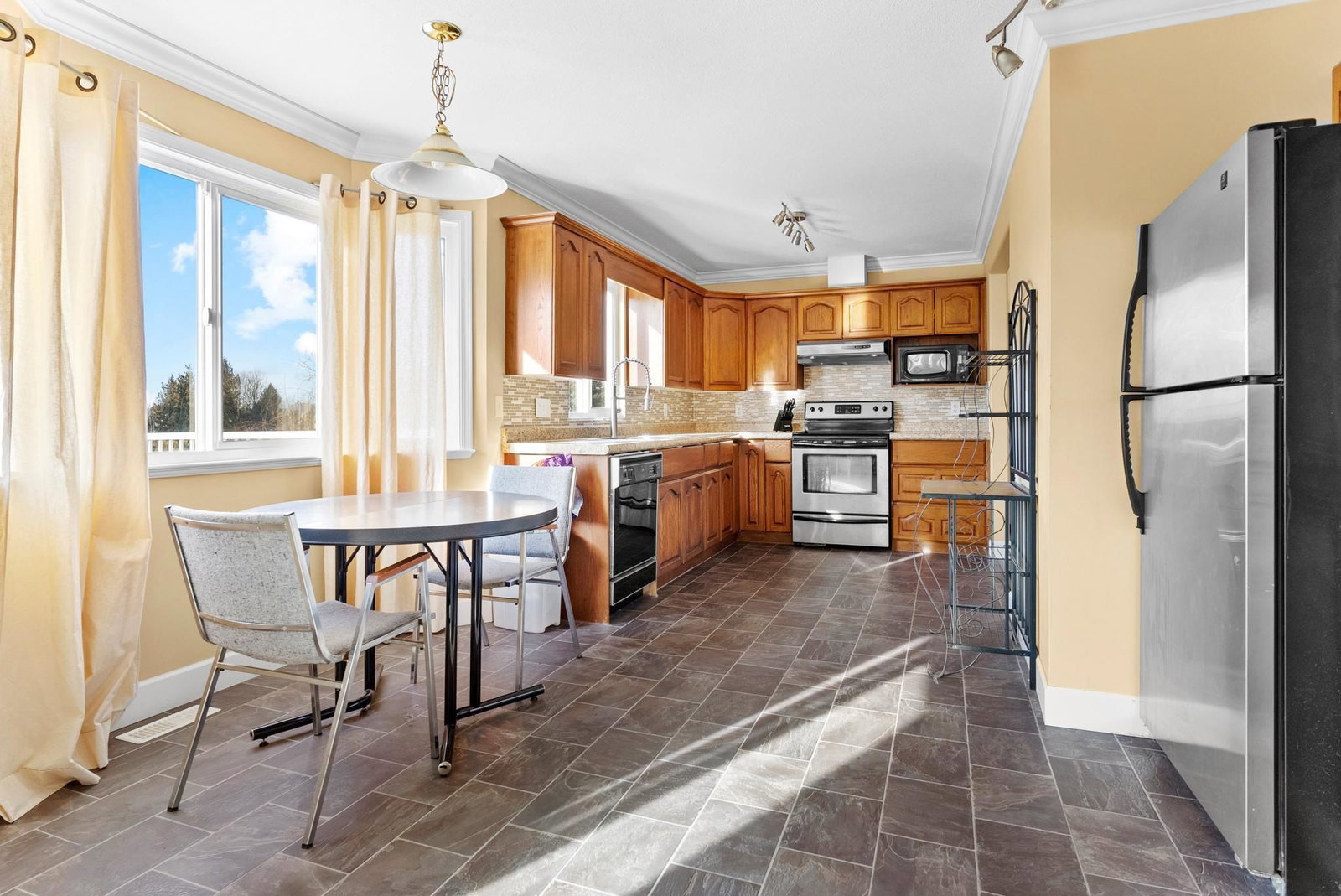 Listing Image 9