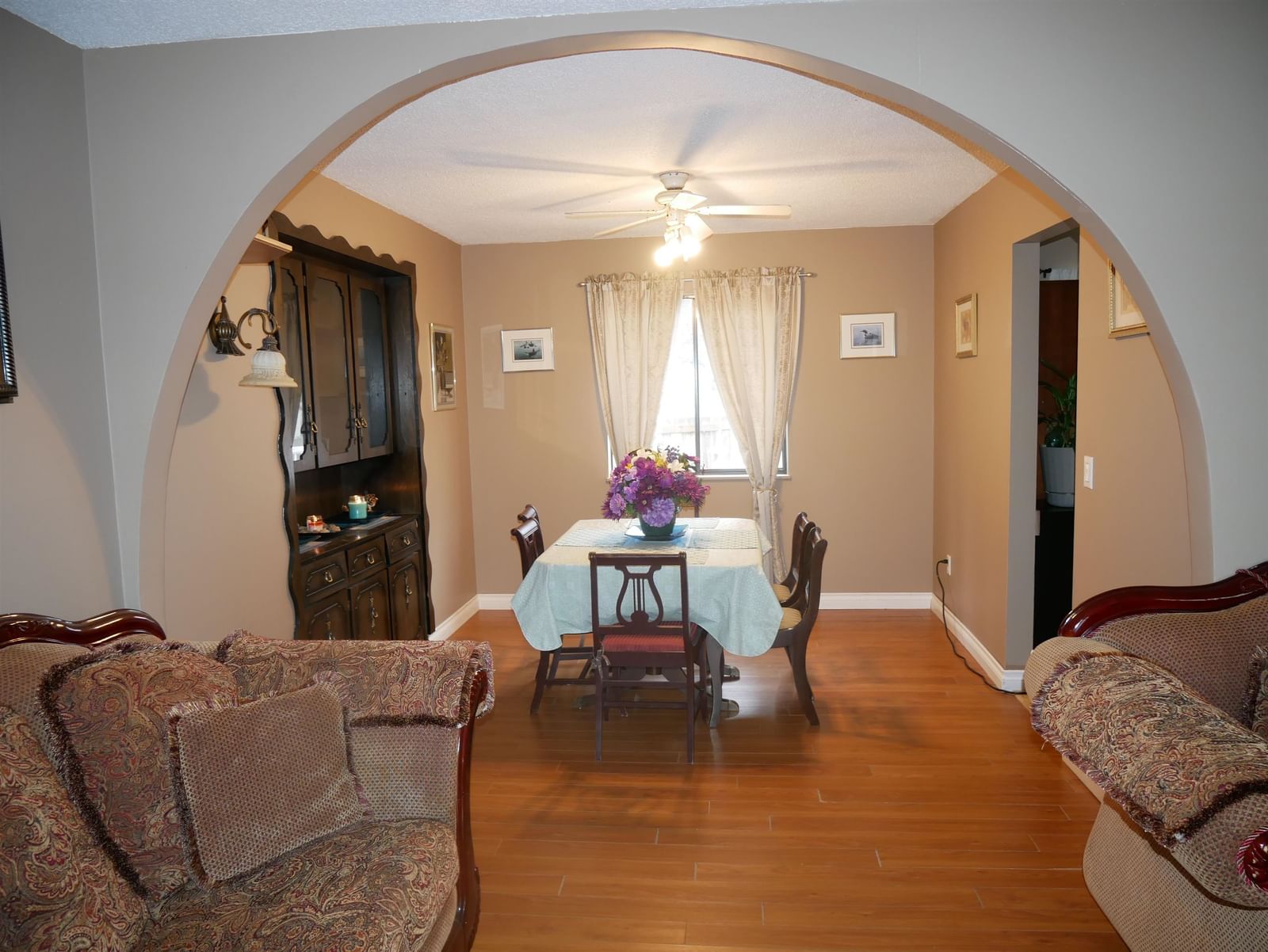 Listing Image 6