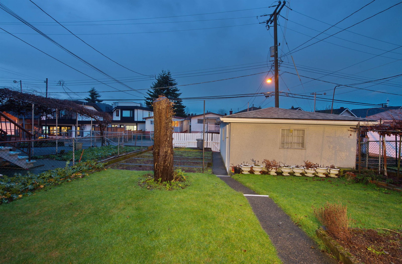 Listing Image 6