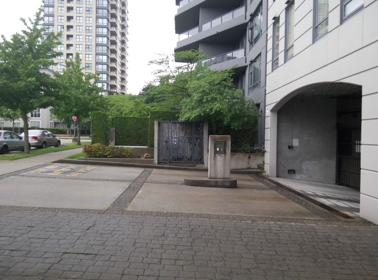 Listing Image 16