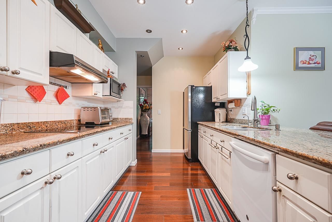Listing Image 16