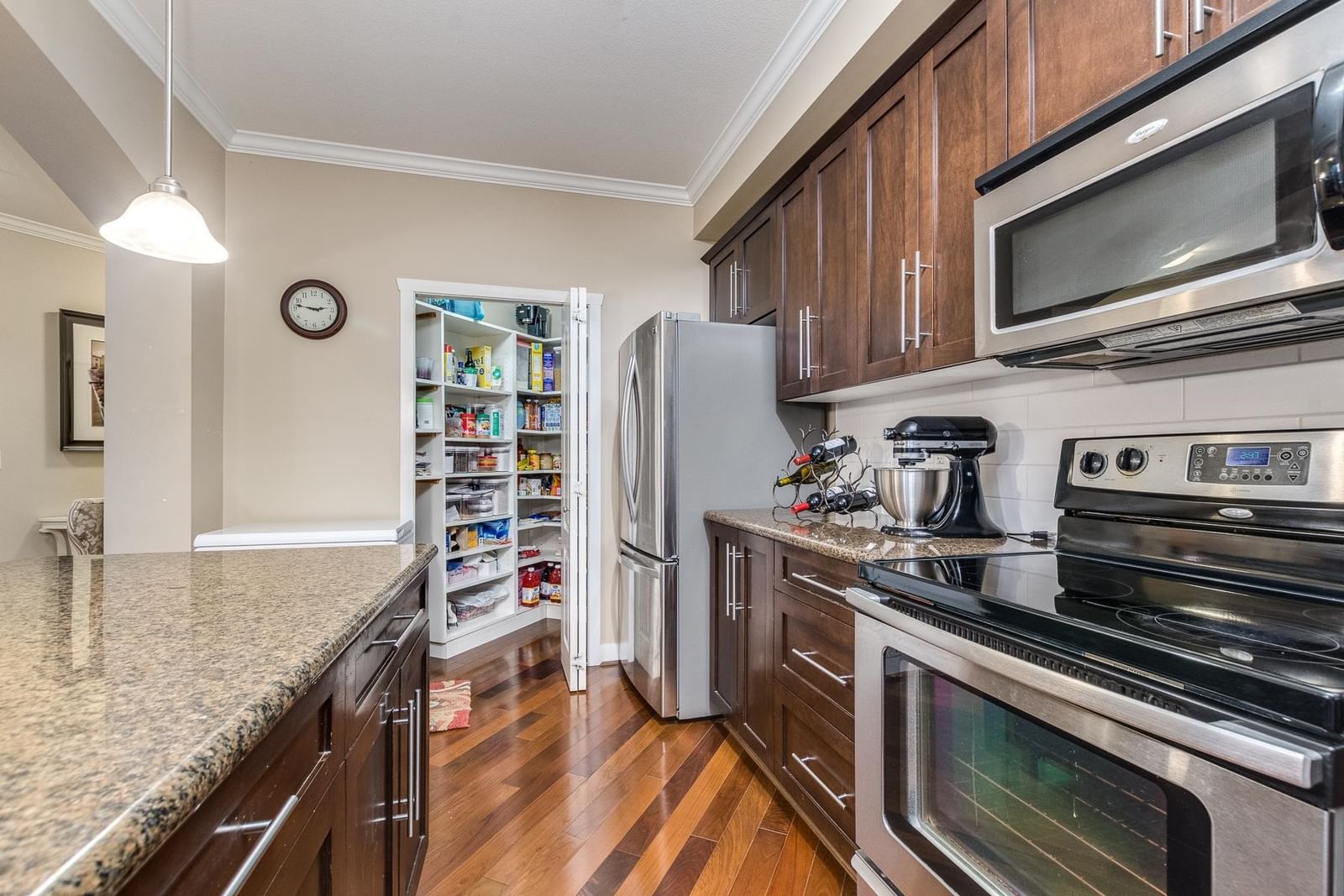 Listing Image 12
