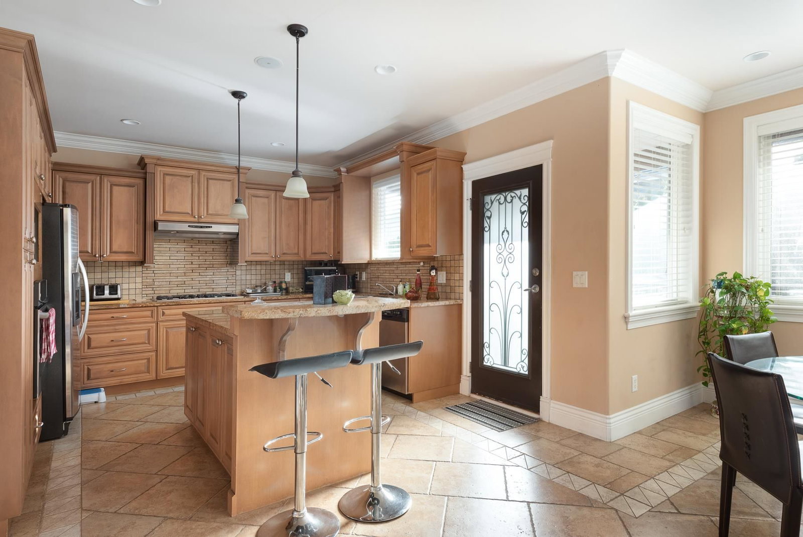 Listing Image 10