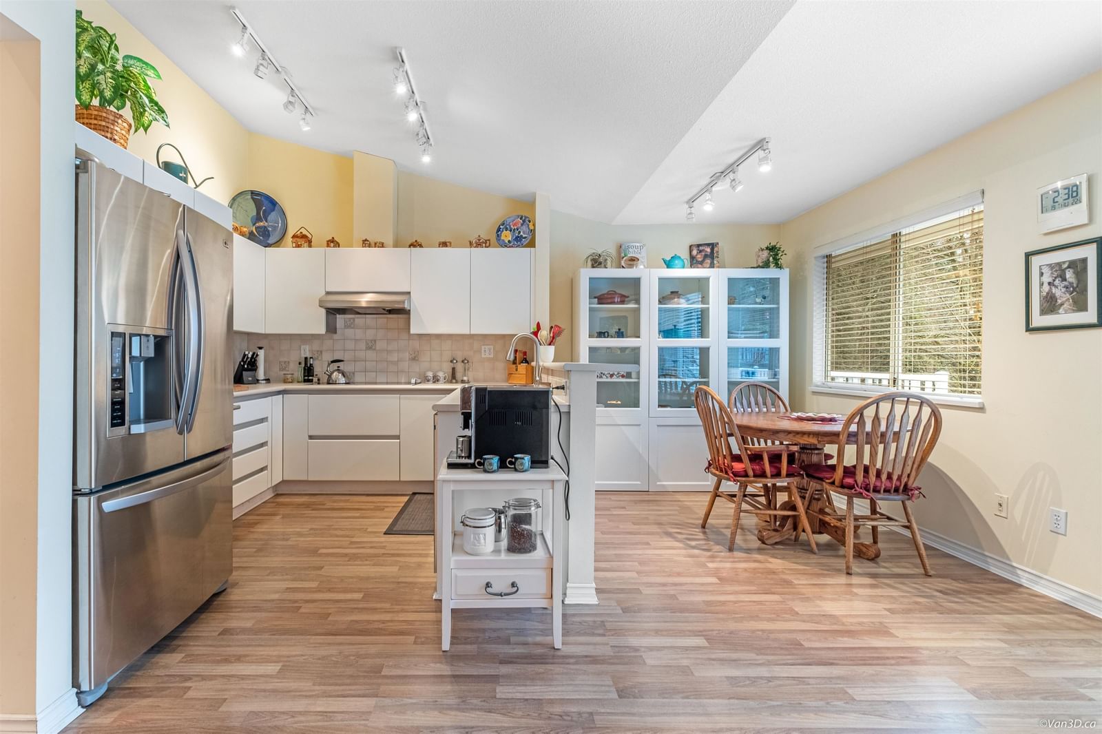 Listing Image 19