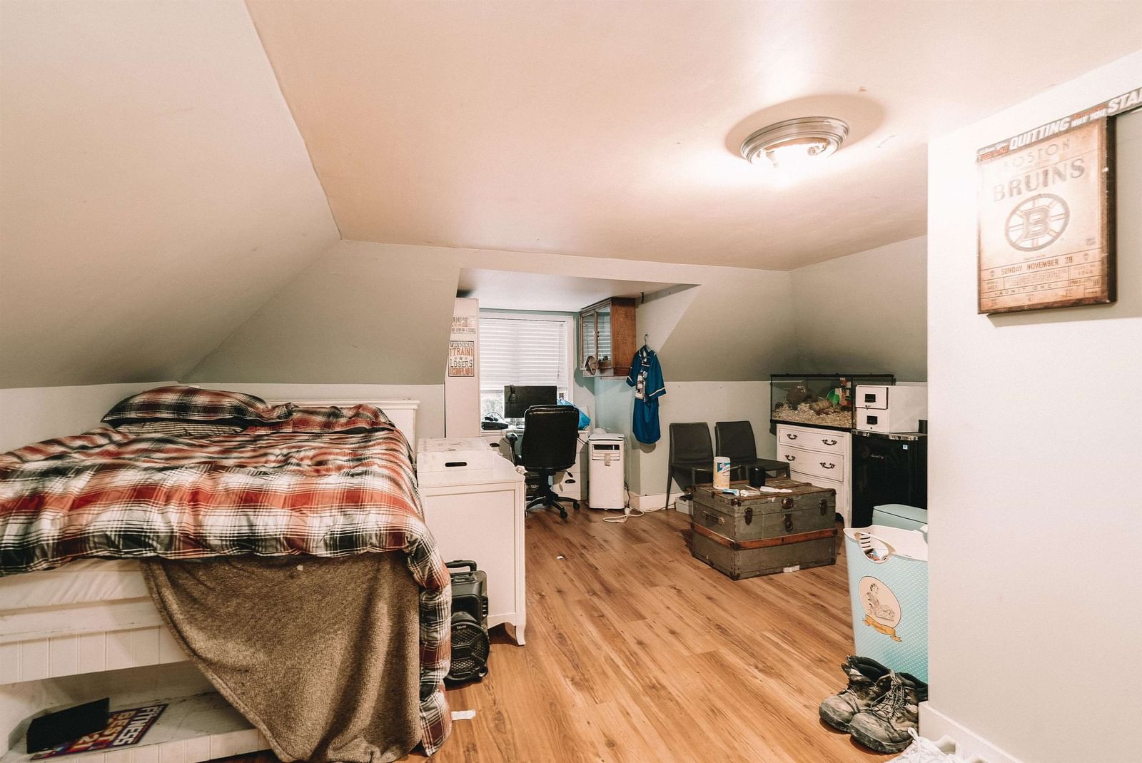 Listing Image 17