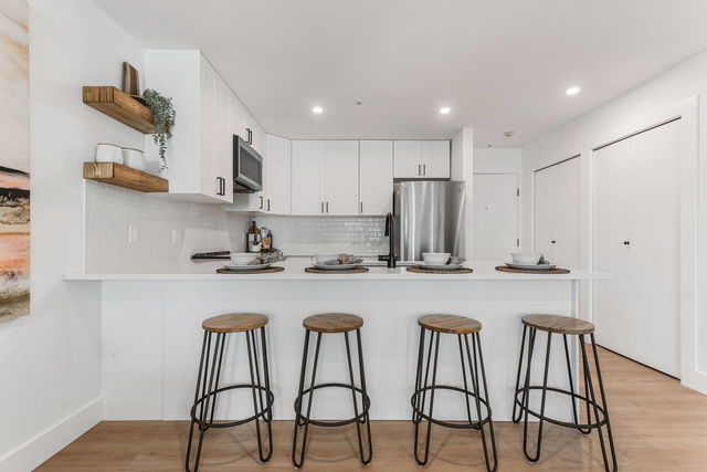 302 - 378 Esplanade Avenue
