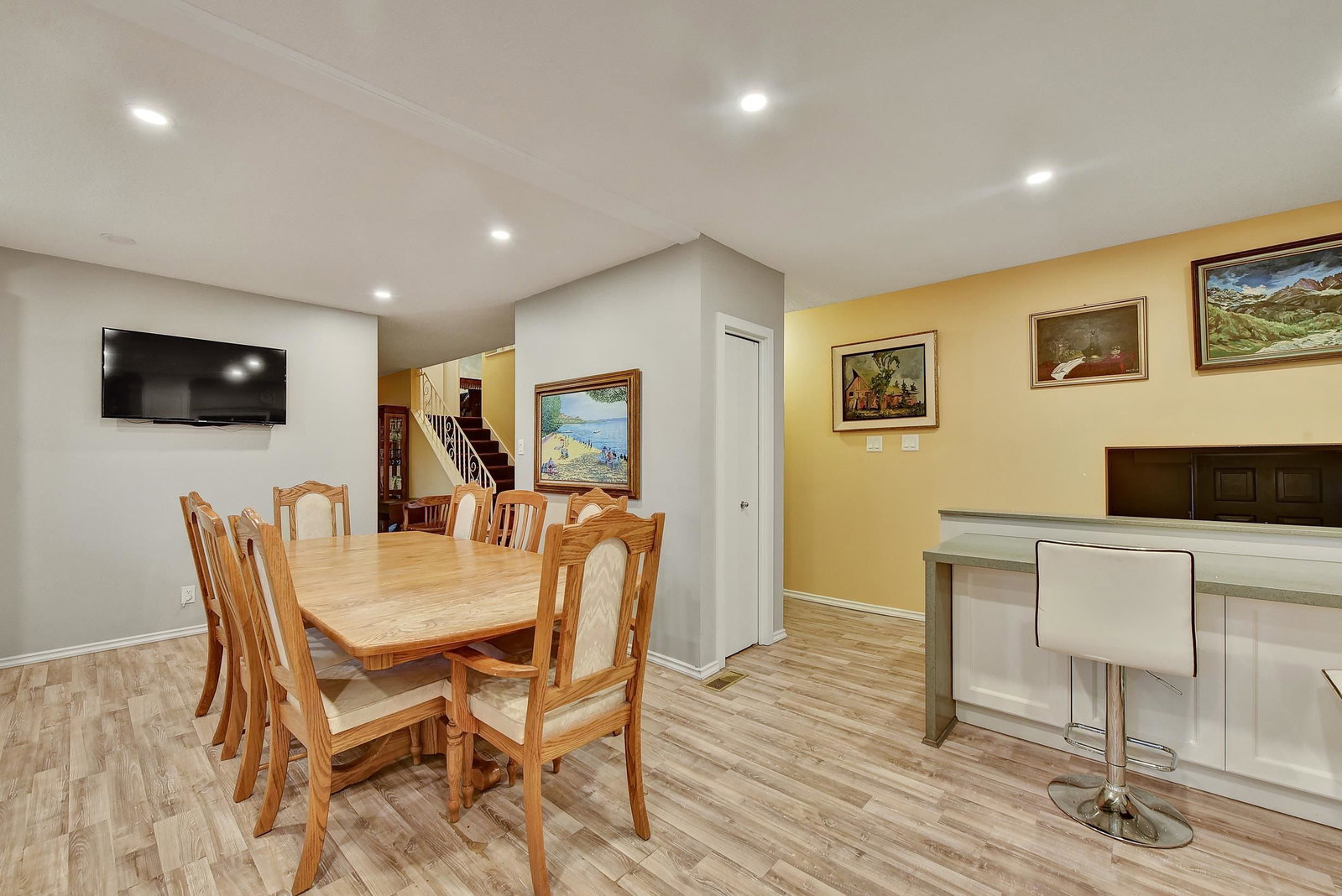Listing Image 9