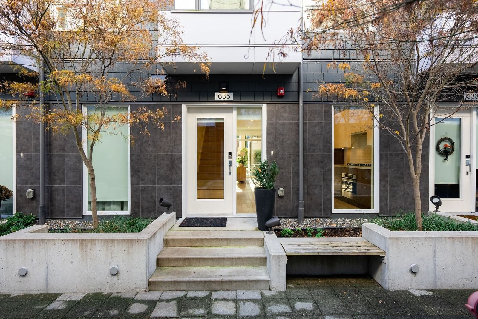 Listing Image 5