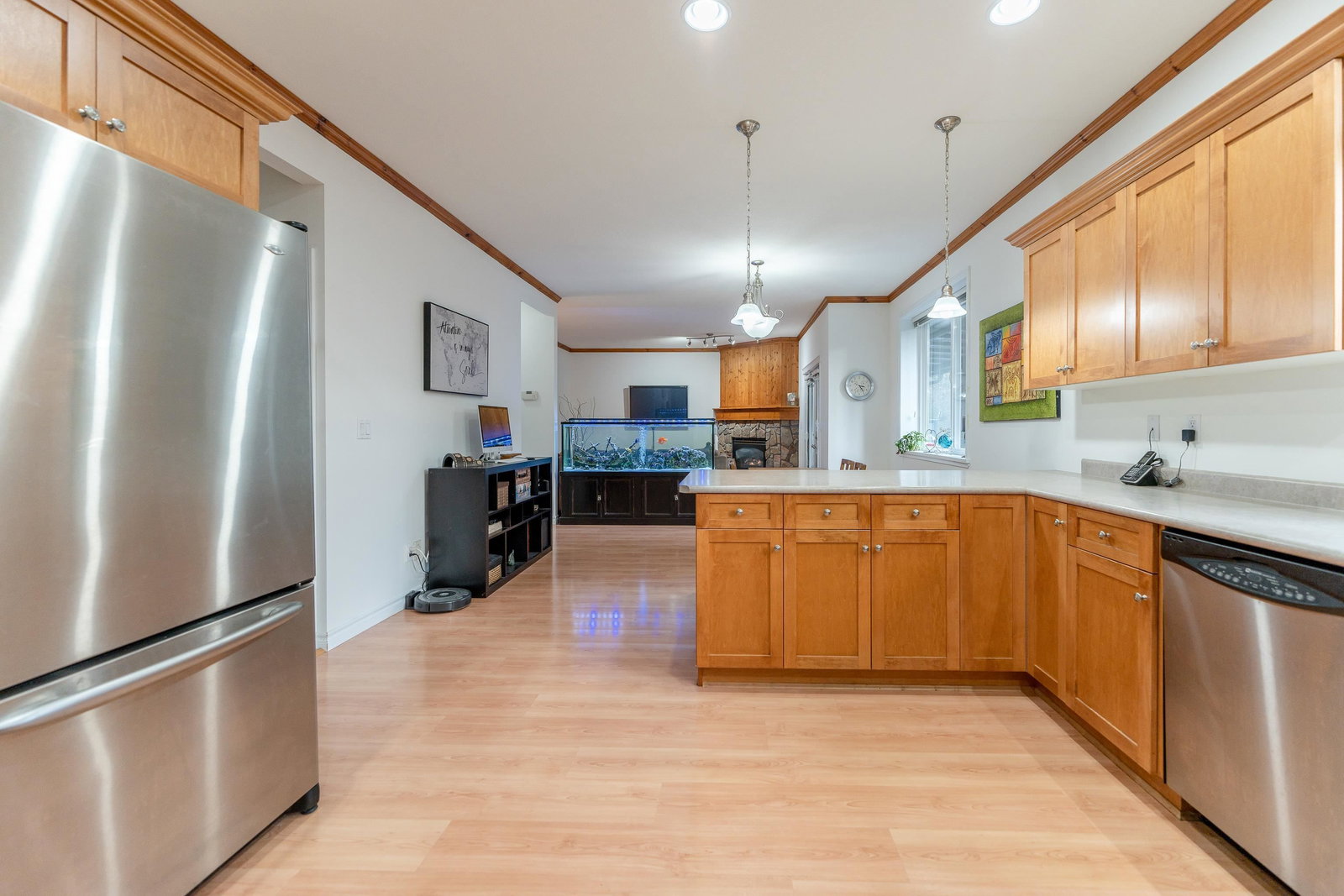 Listing Image 10