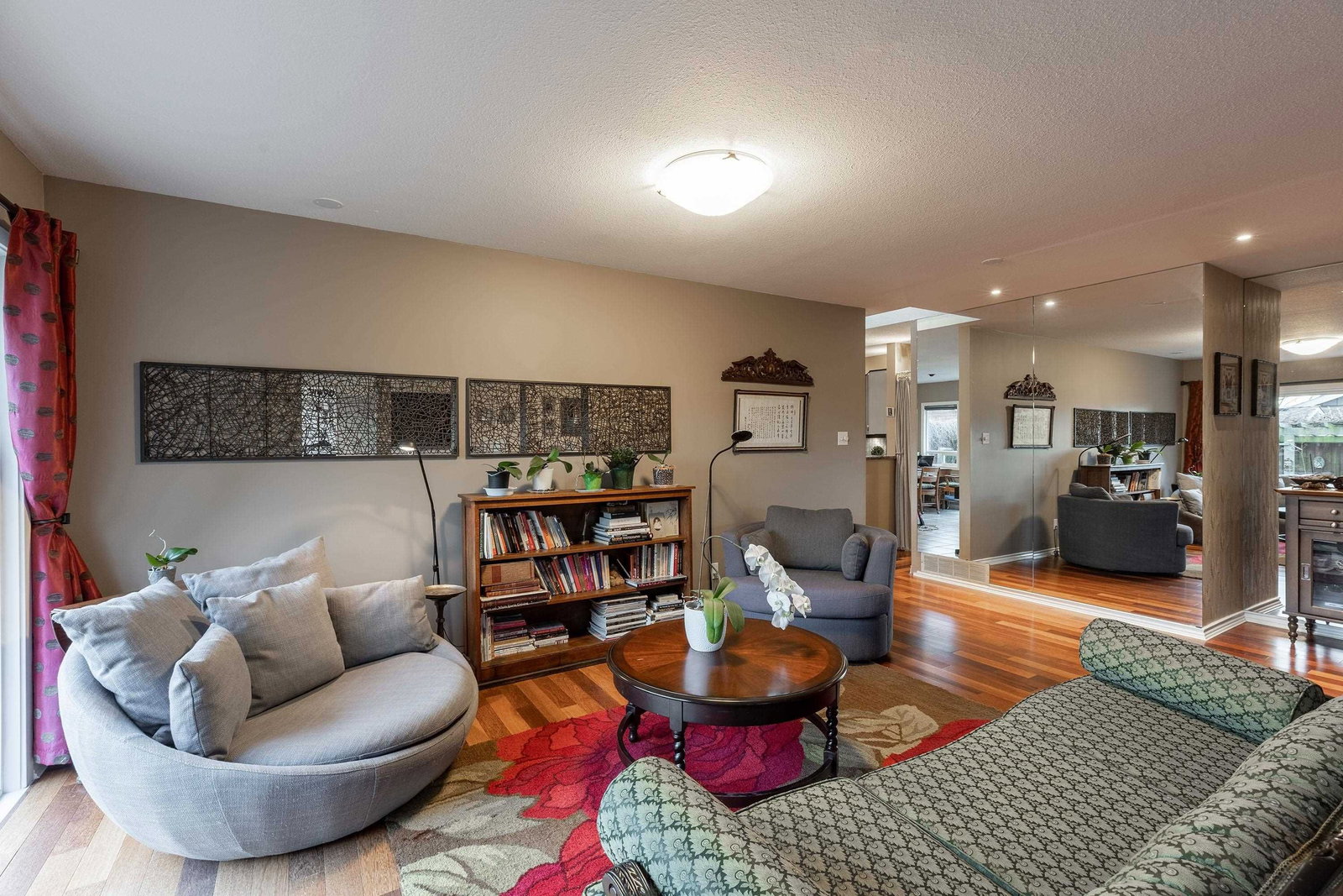 Listing Image 12