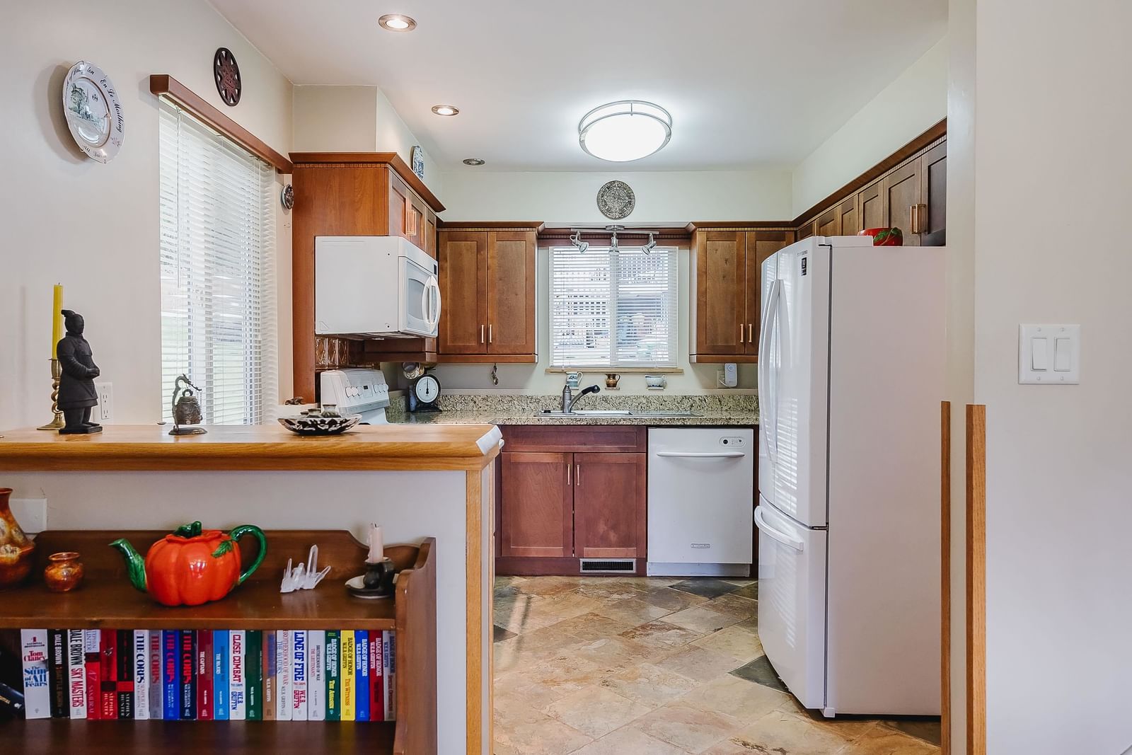 Listing Image 13