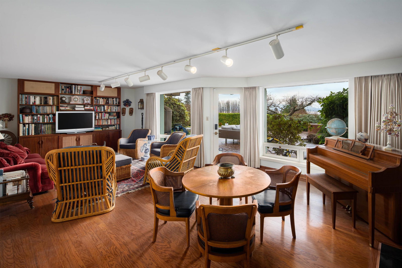 Listing Image 14