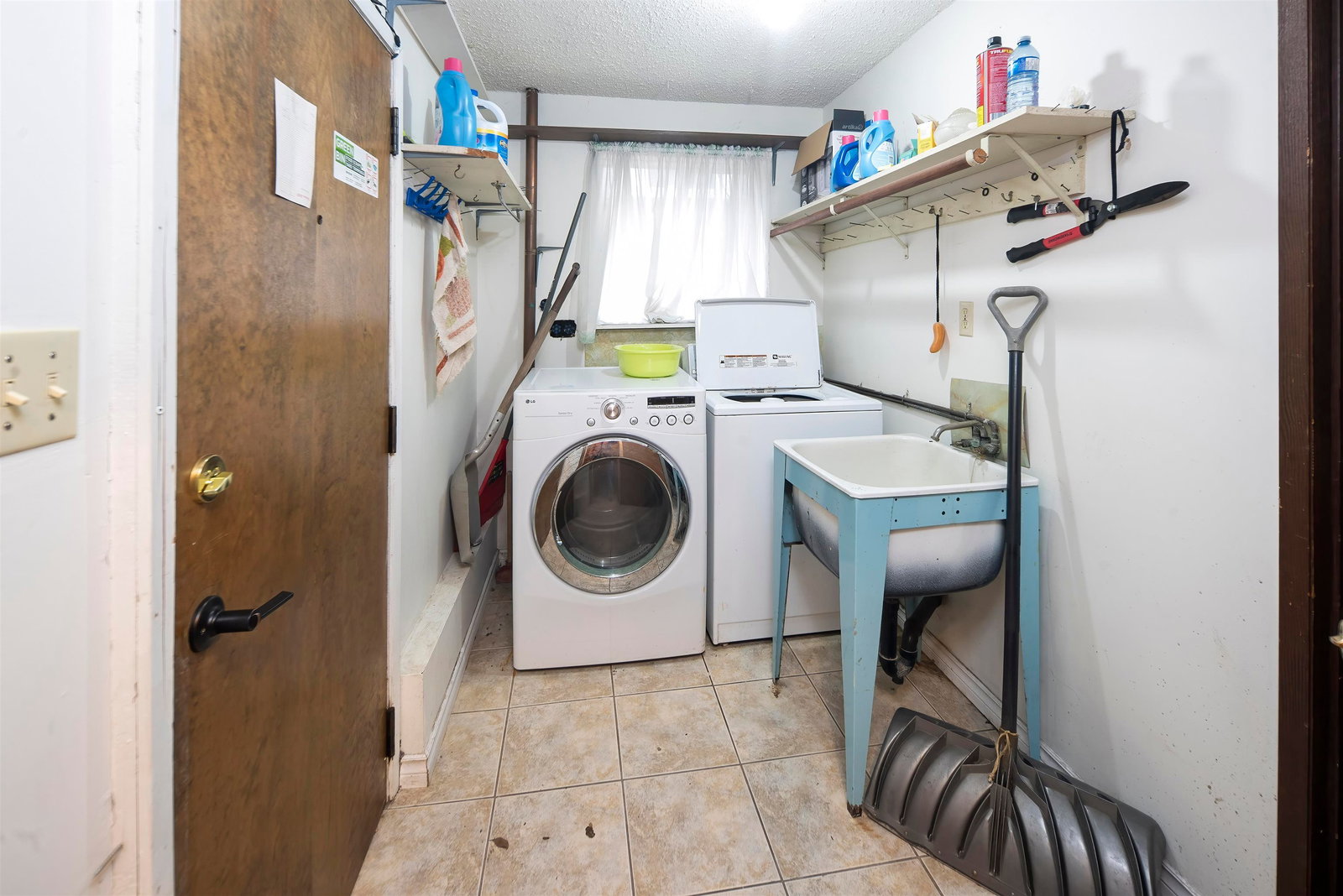 Listing Image 9