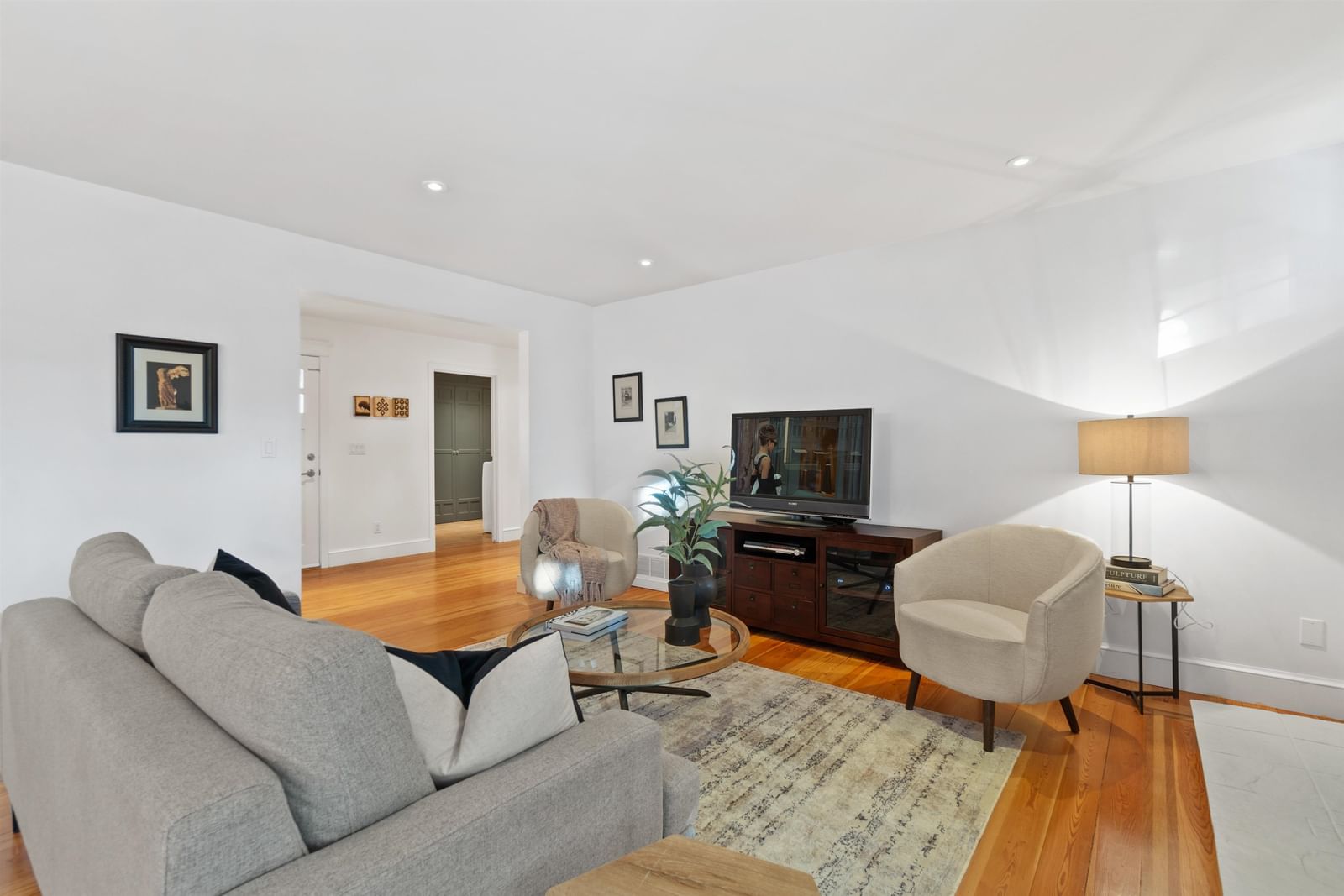 Listing Image 3