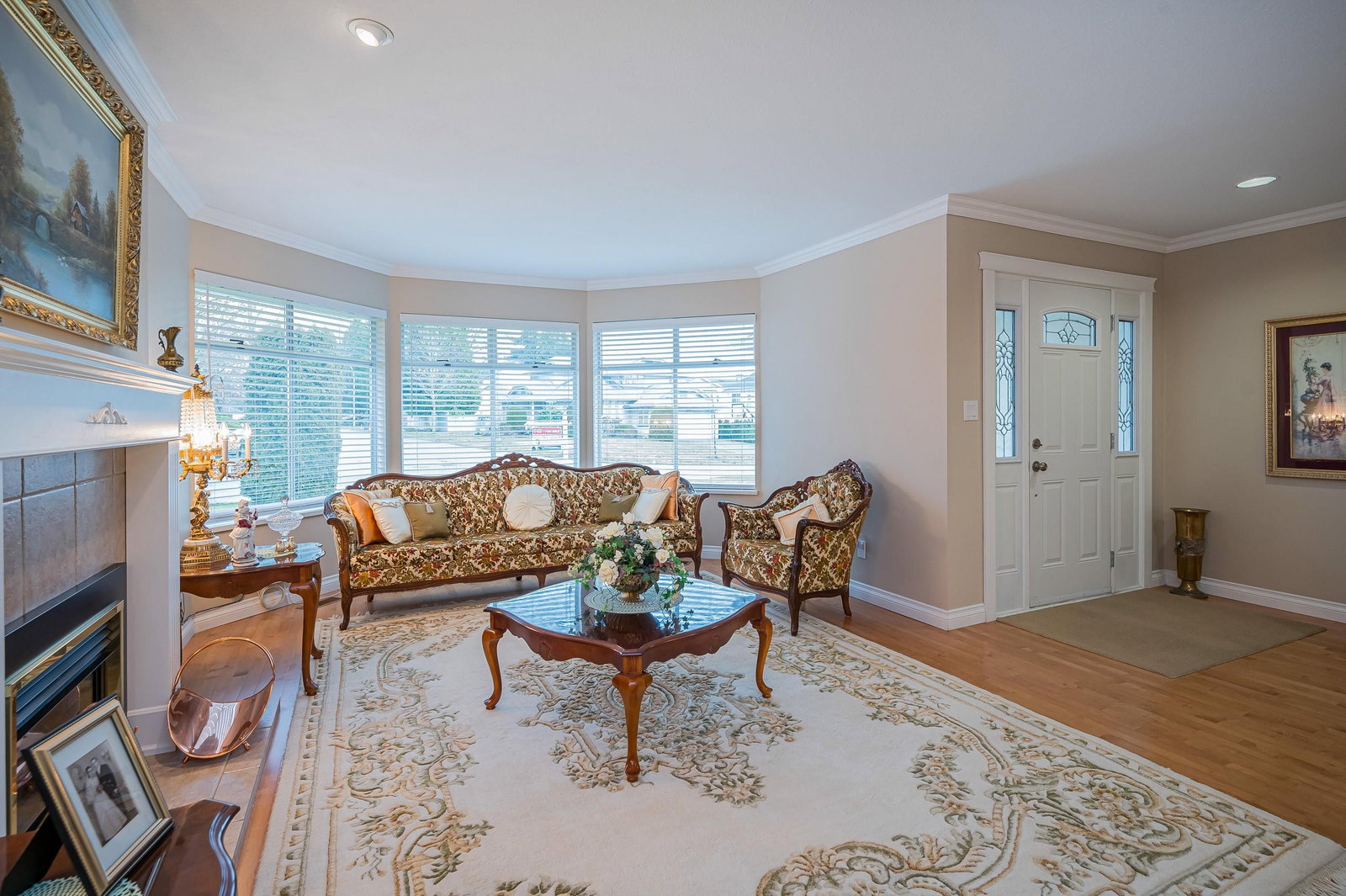 Listing Image 5