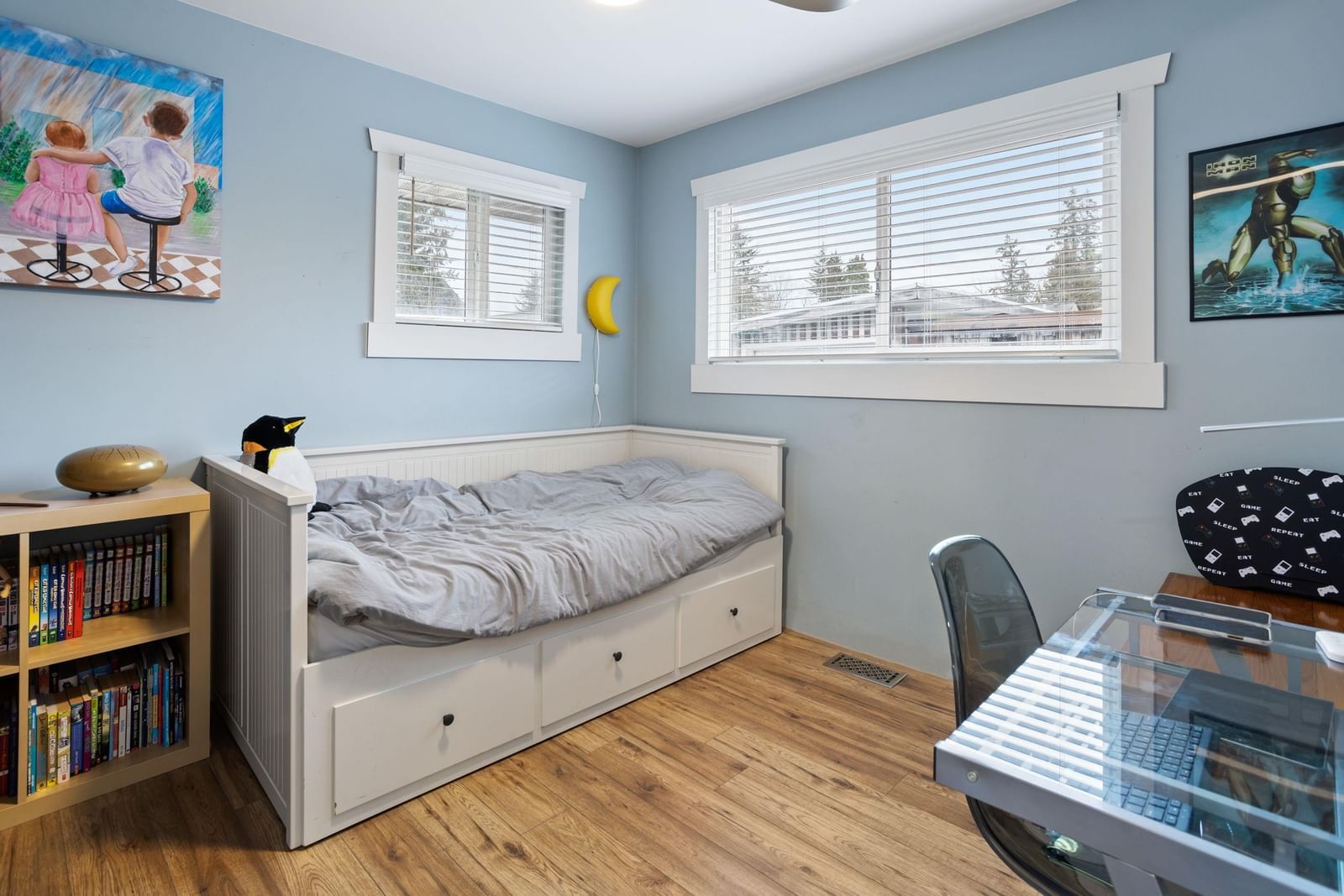 Listing Image 12