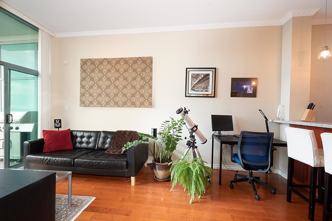 Listing Image 8