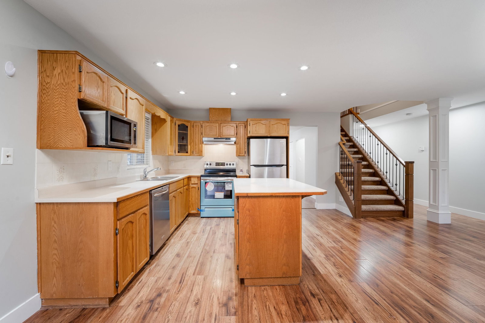 Listing Image 16
