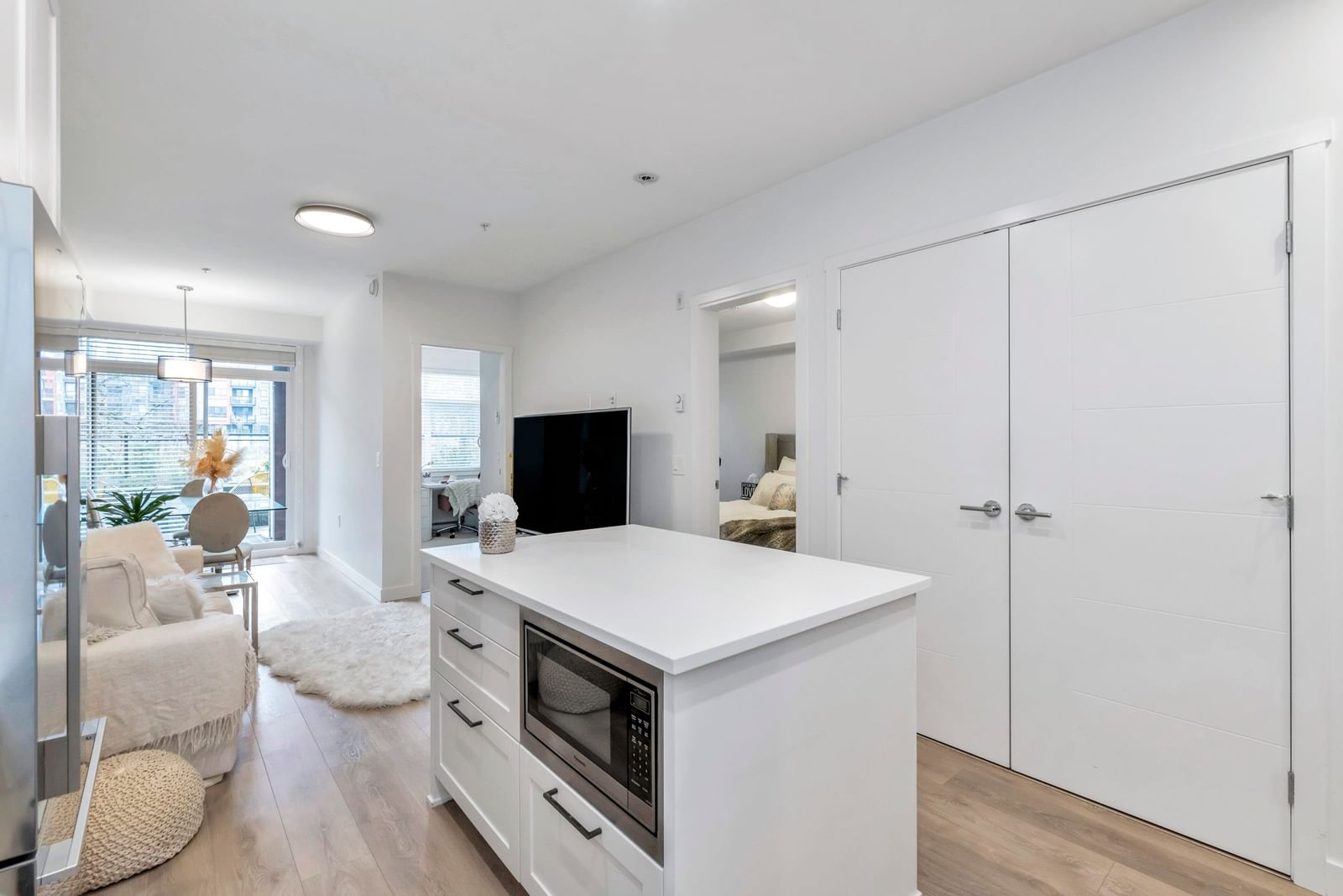 Listing Image 14