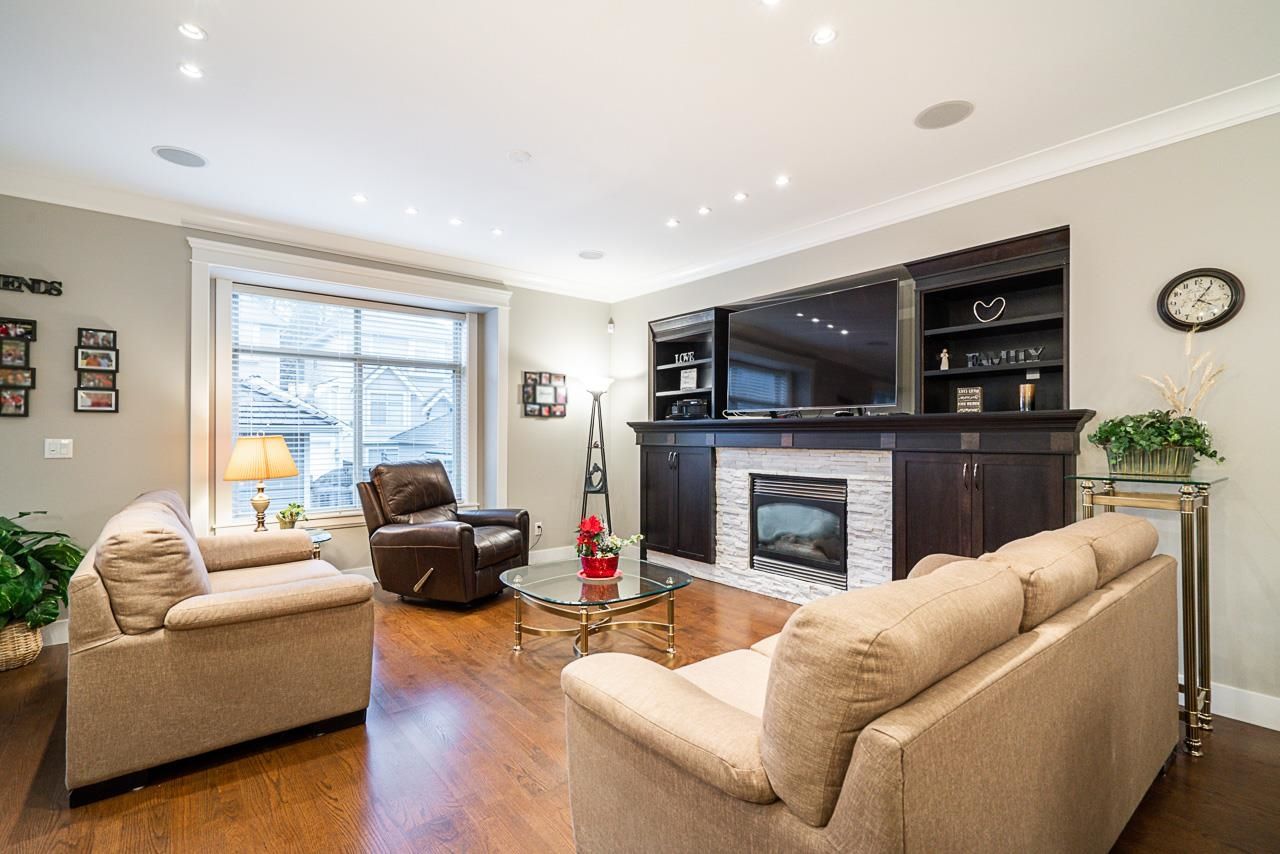 Listing Image 9