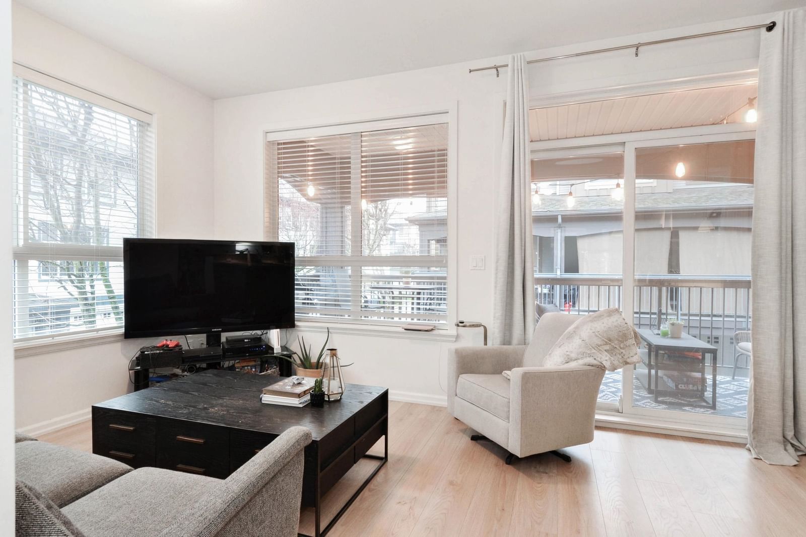 Listing Image 8