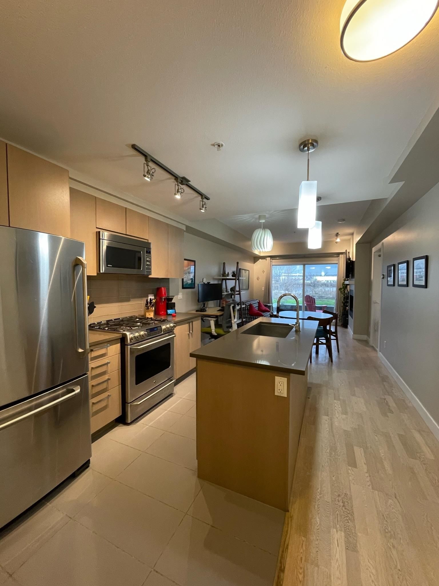 Listing Image 9