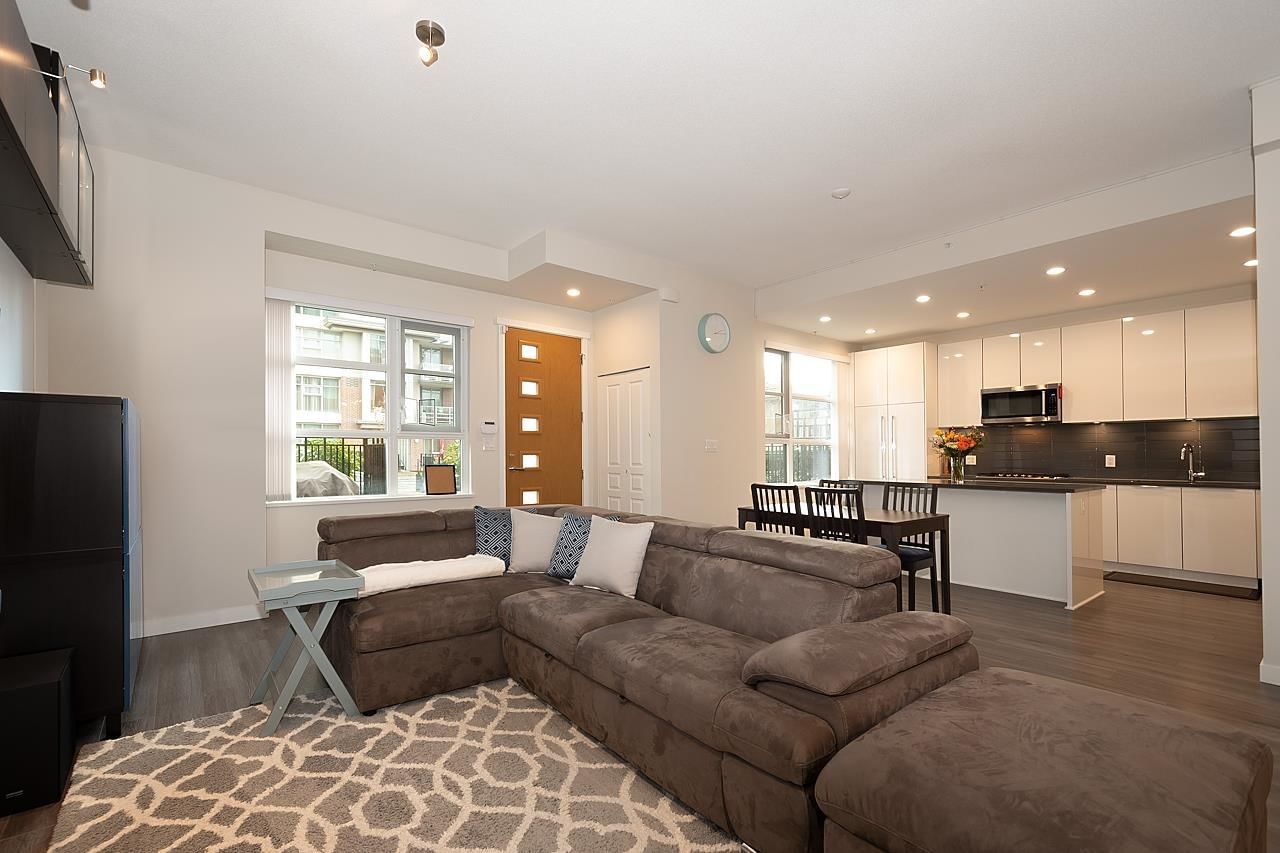 Listing Image 9