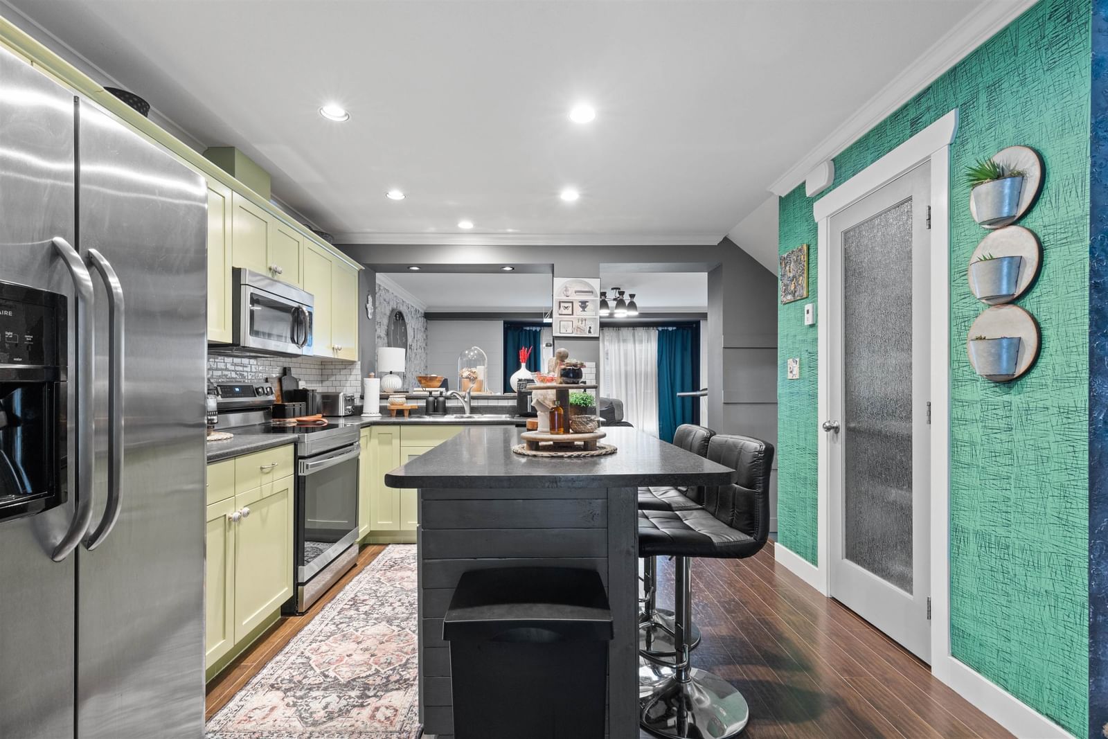 Listing Image 15