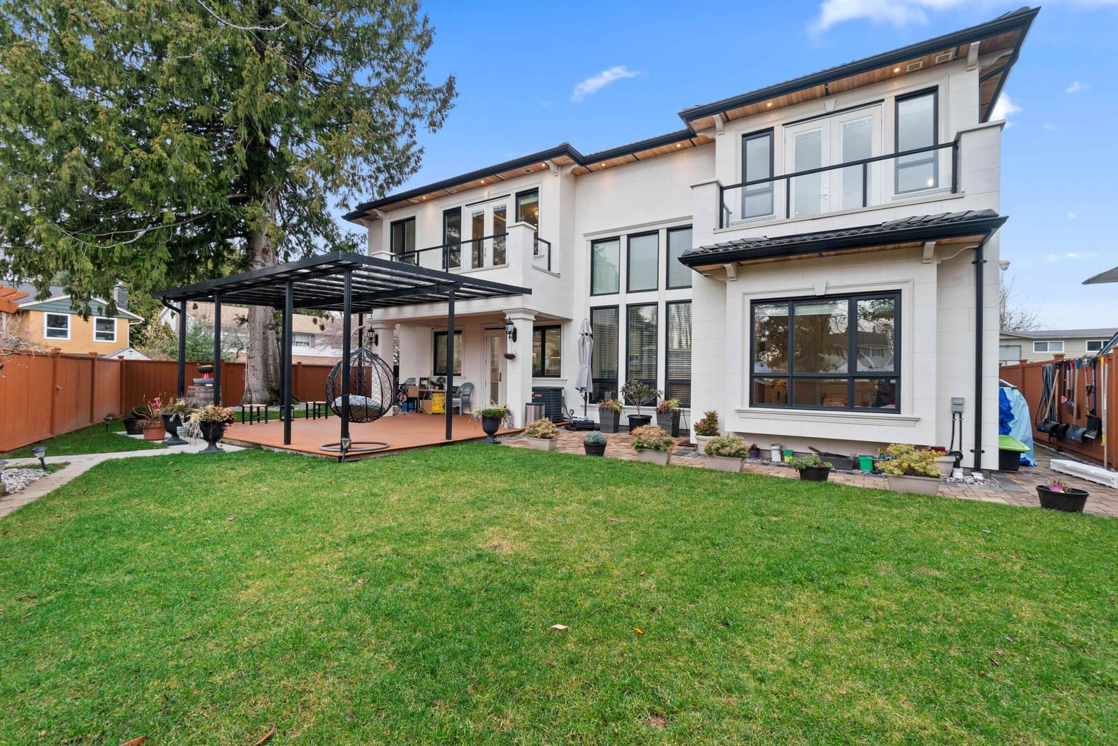 Listing Image 11