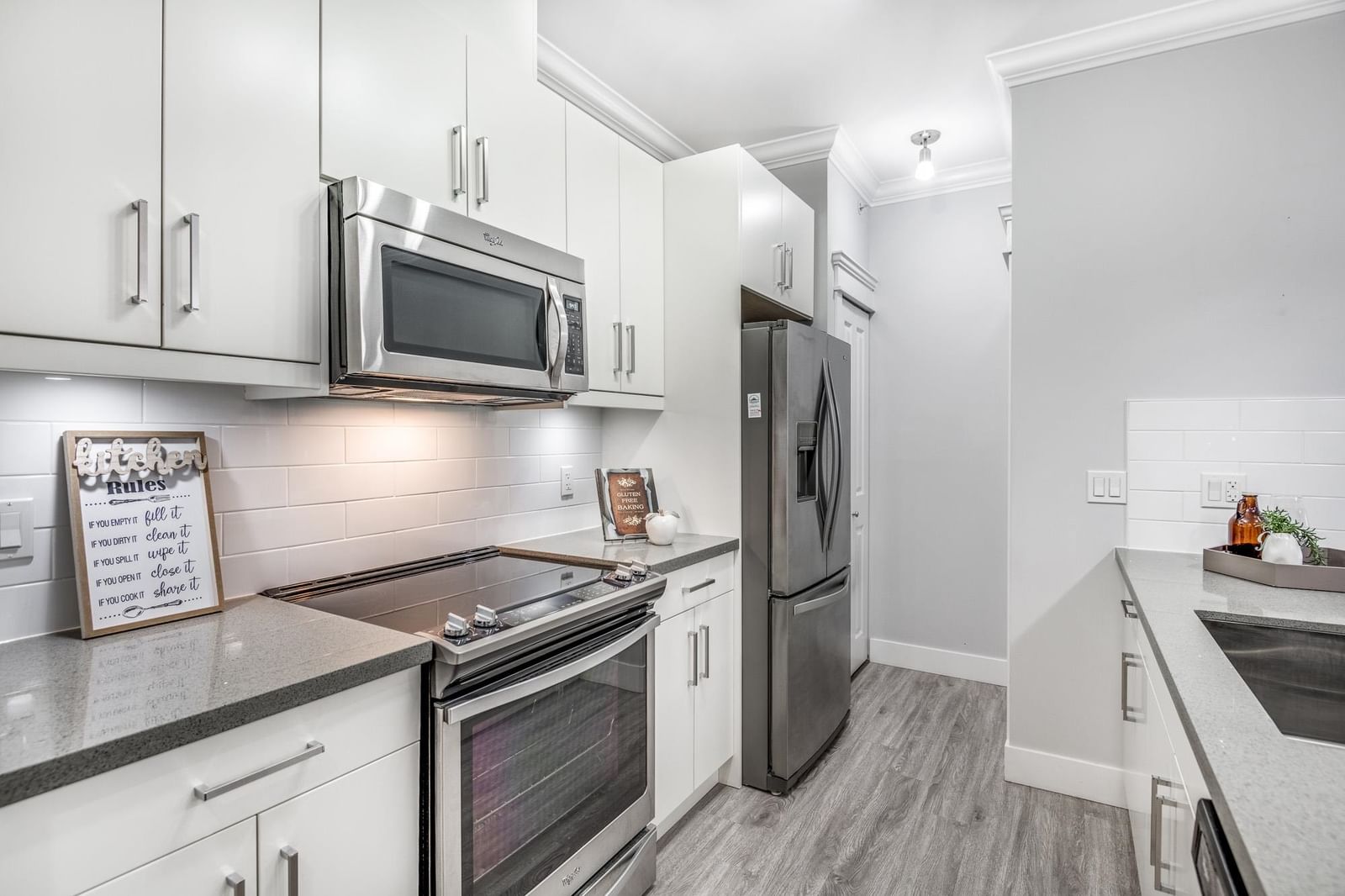 Listing Image 11