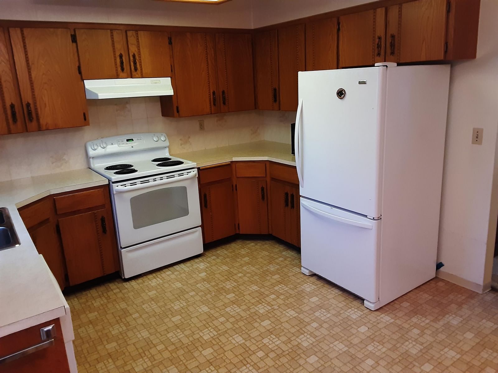 Listing Image 4