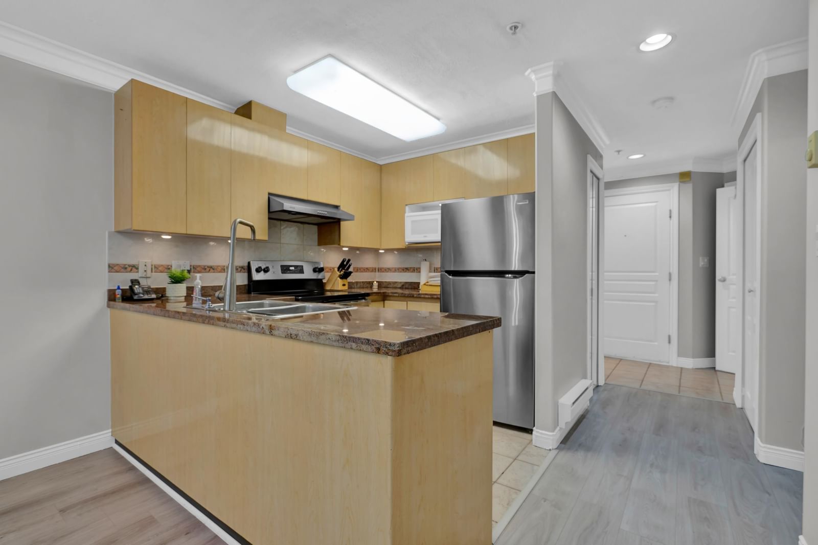 Listing Image 9