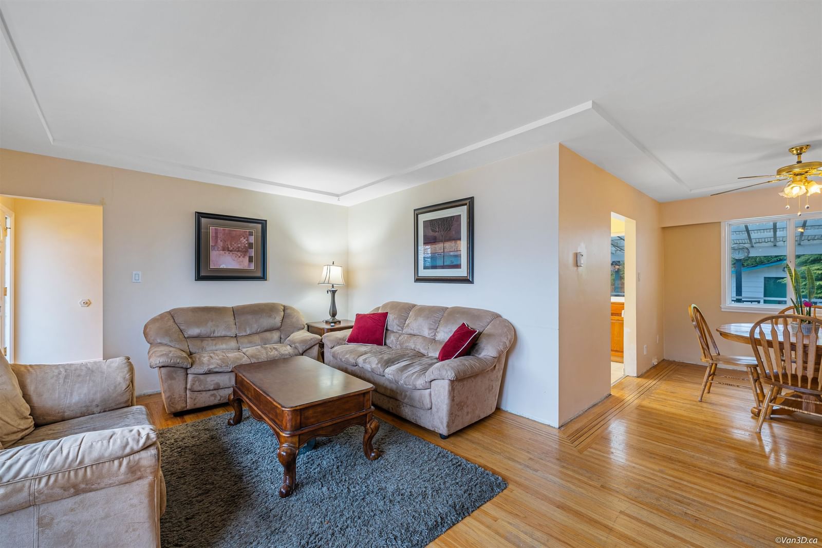 Listing Image 3