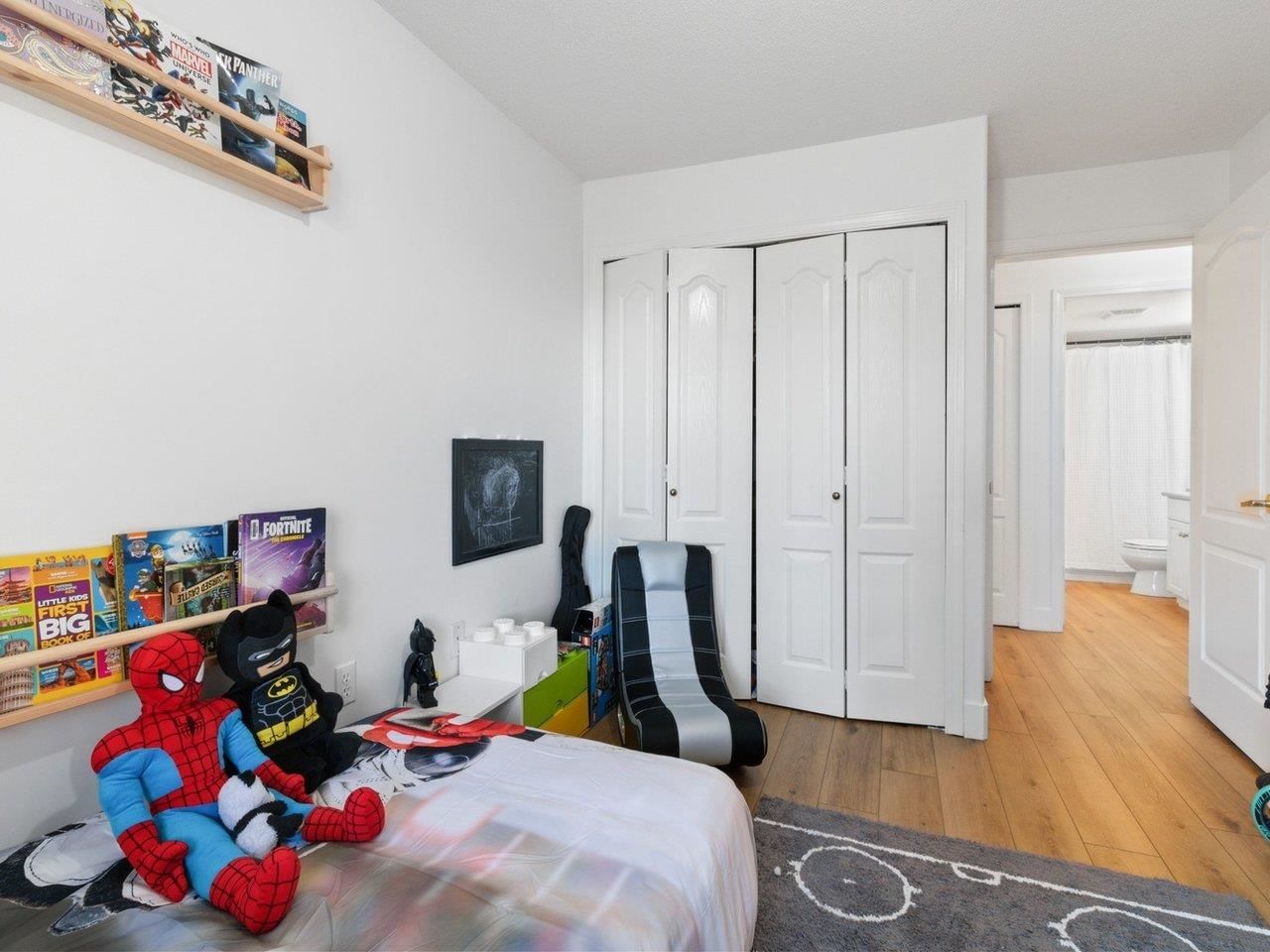 Listing Image 16