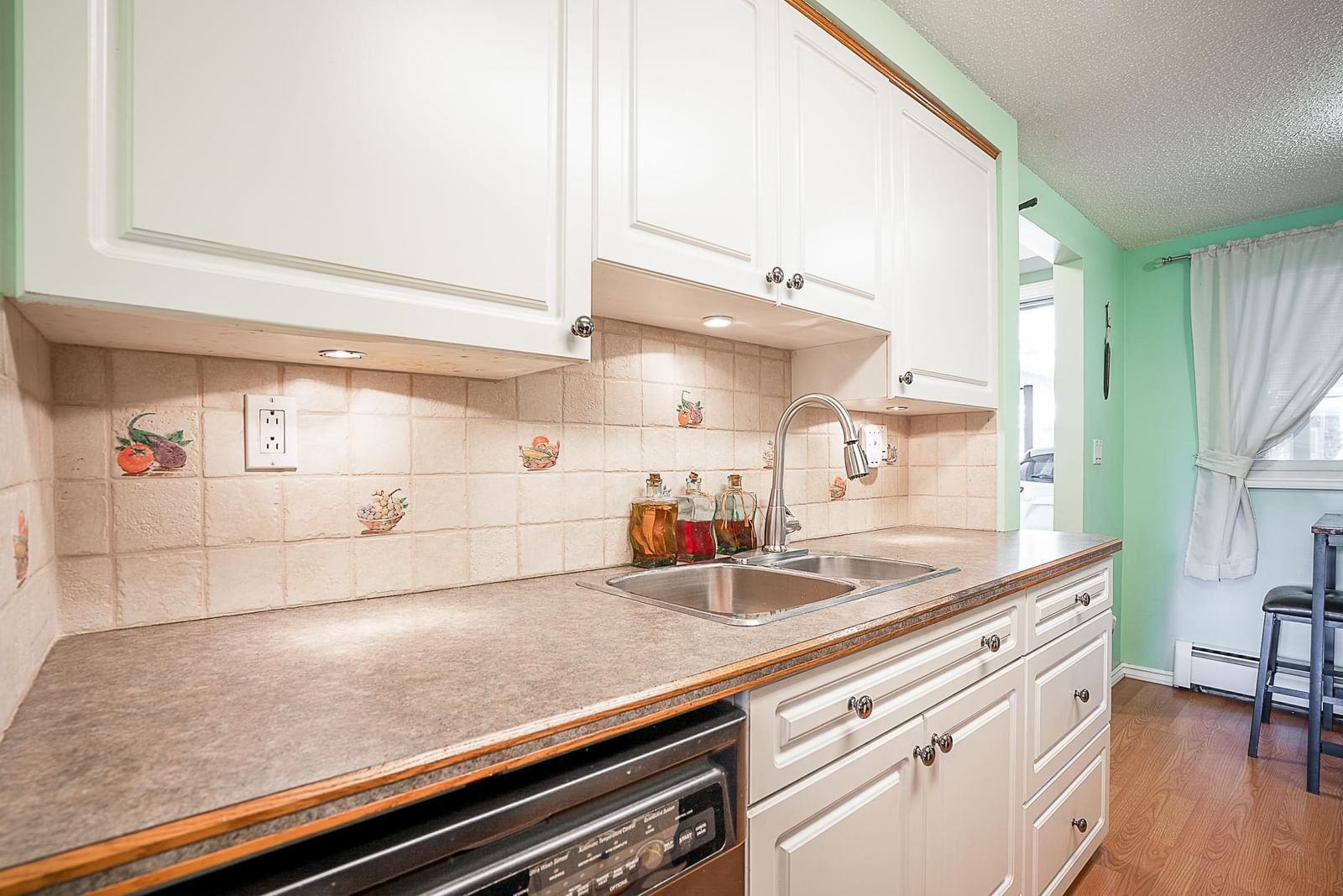 Listing Image 15