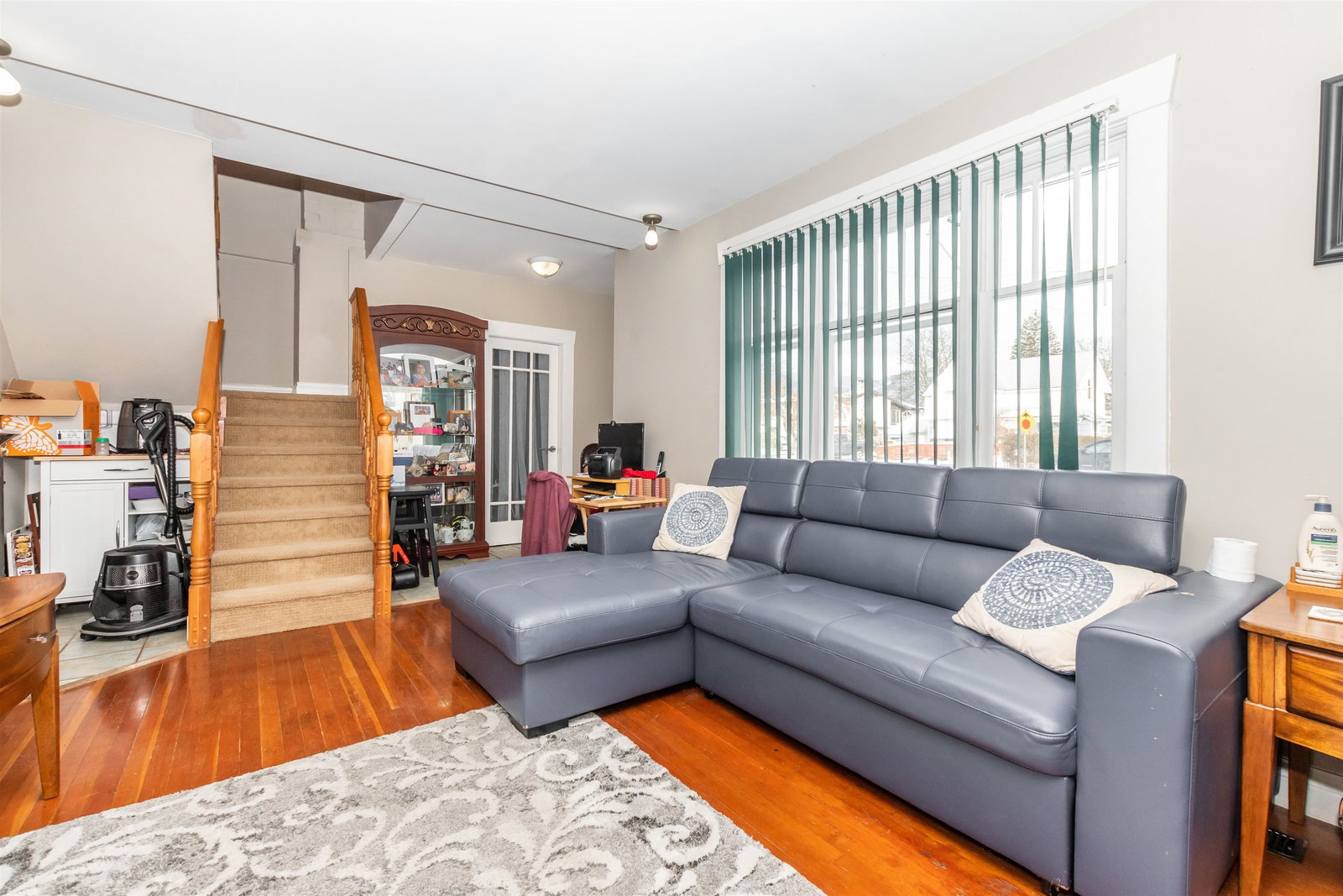 Listing Image 6