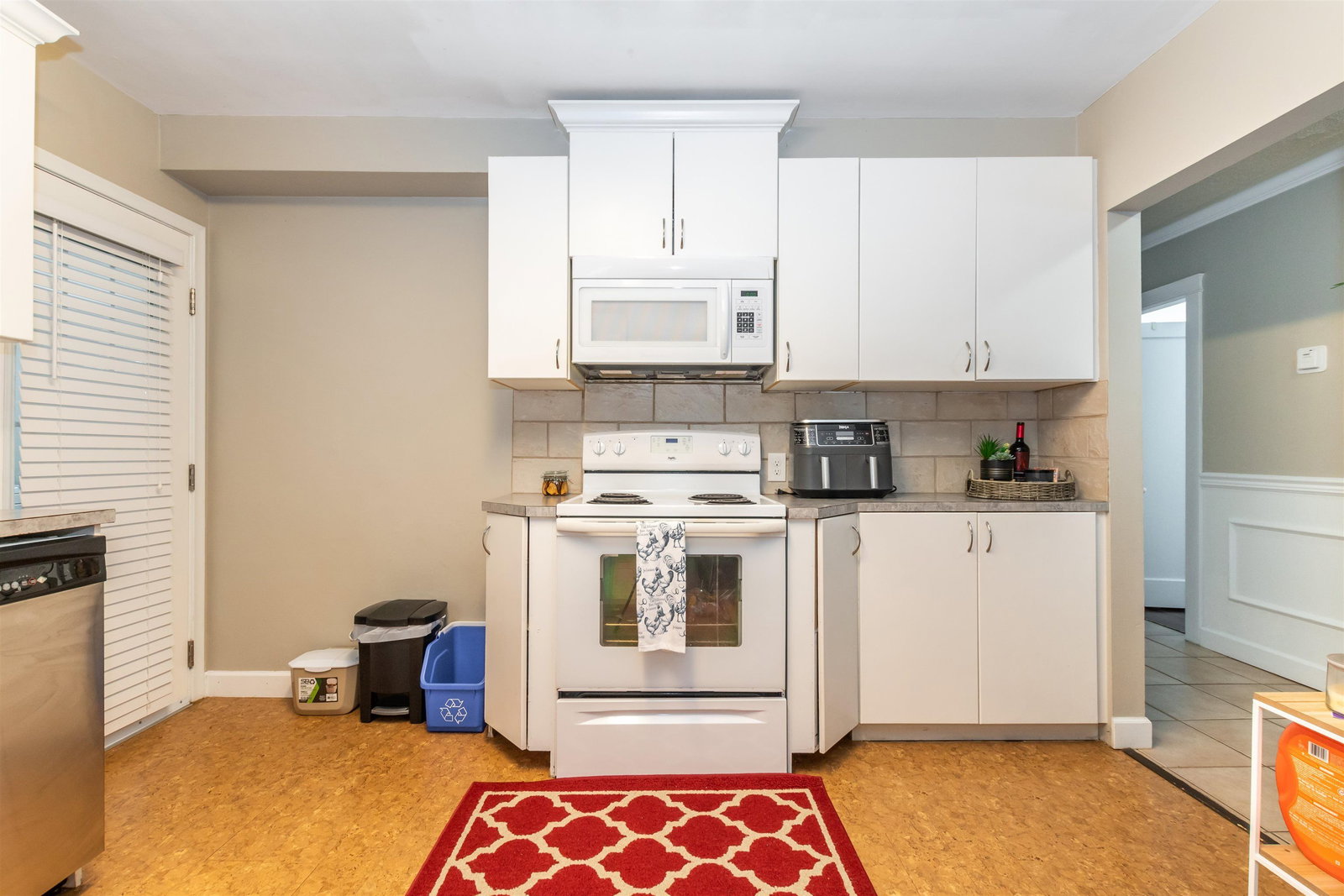 Listing Image 10