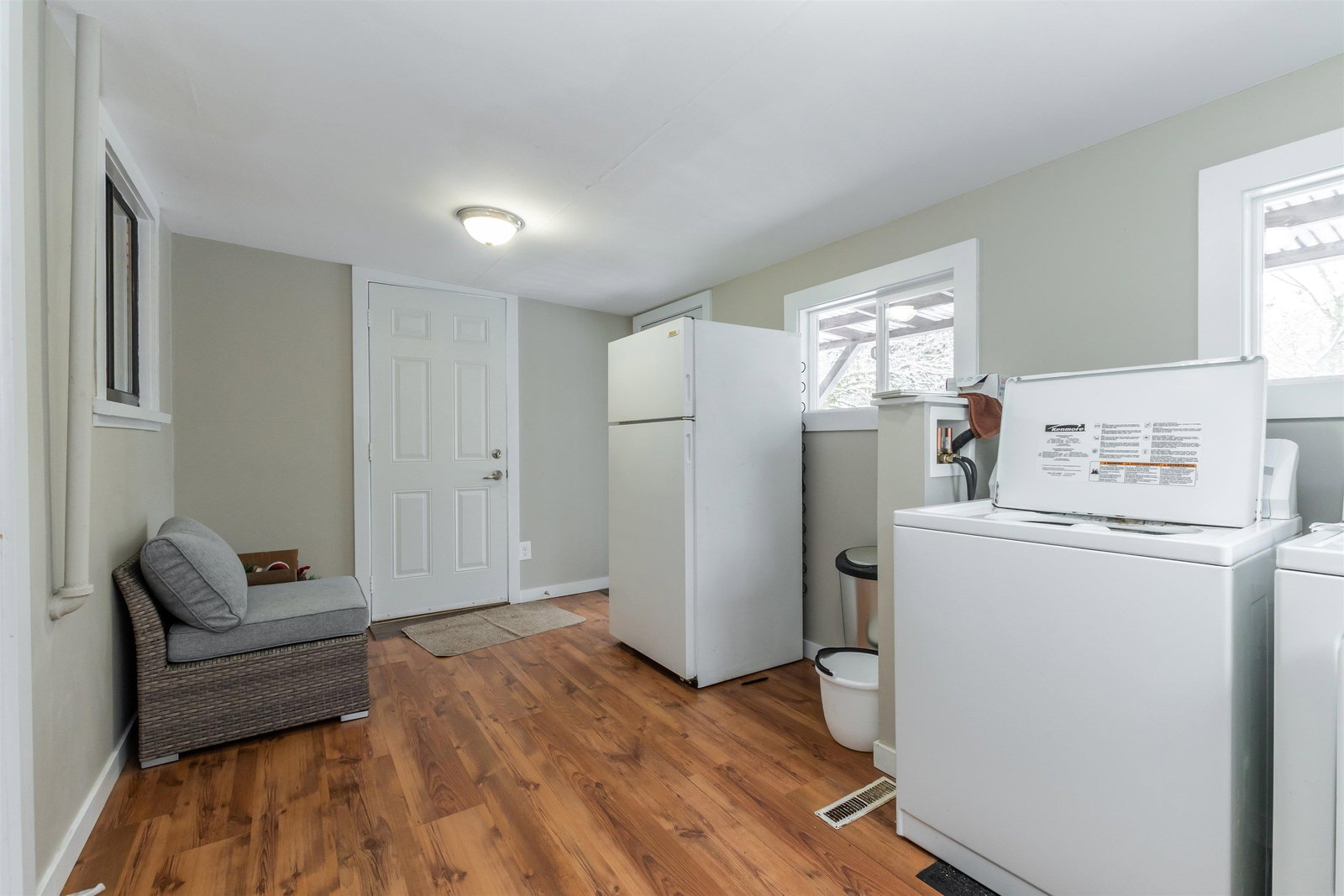 Listing Image 16